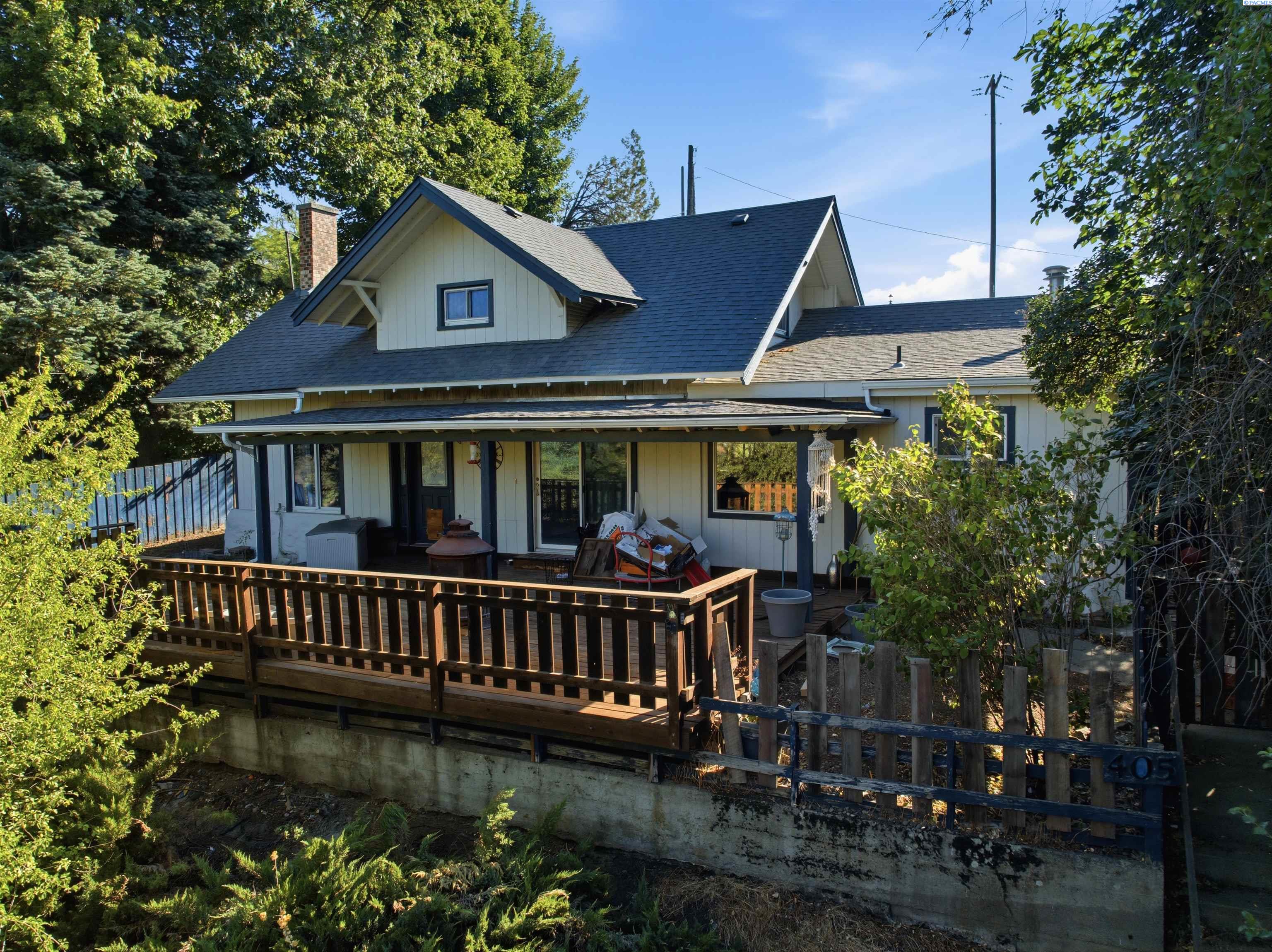 Single family home for sale at 405 S Mill St, Colfax, WA 99111 | MLS# PAC296103