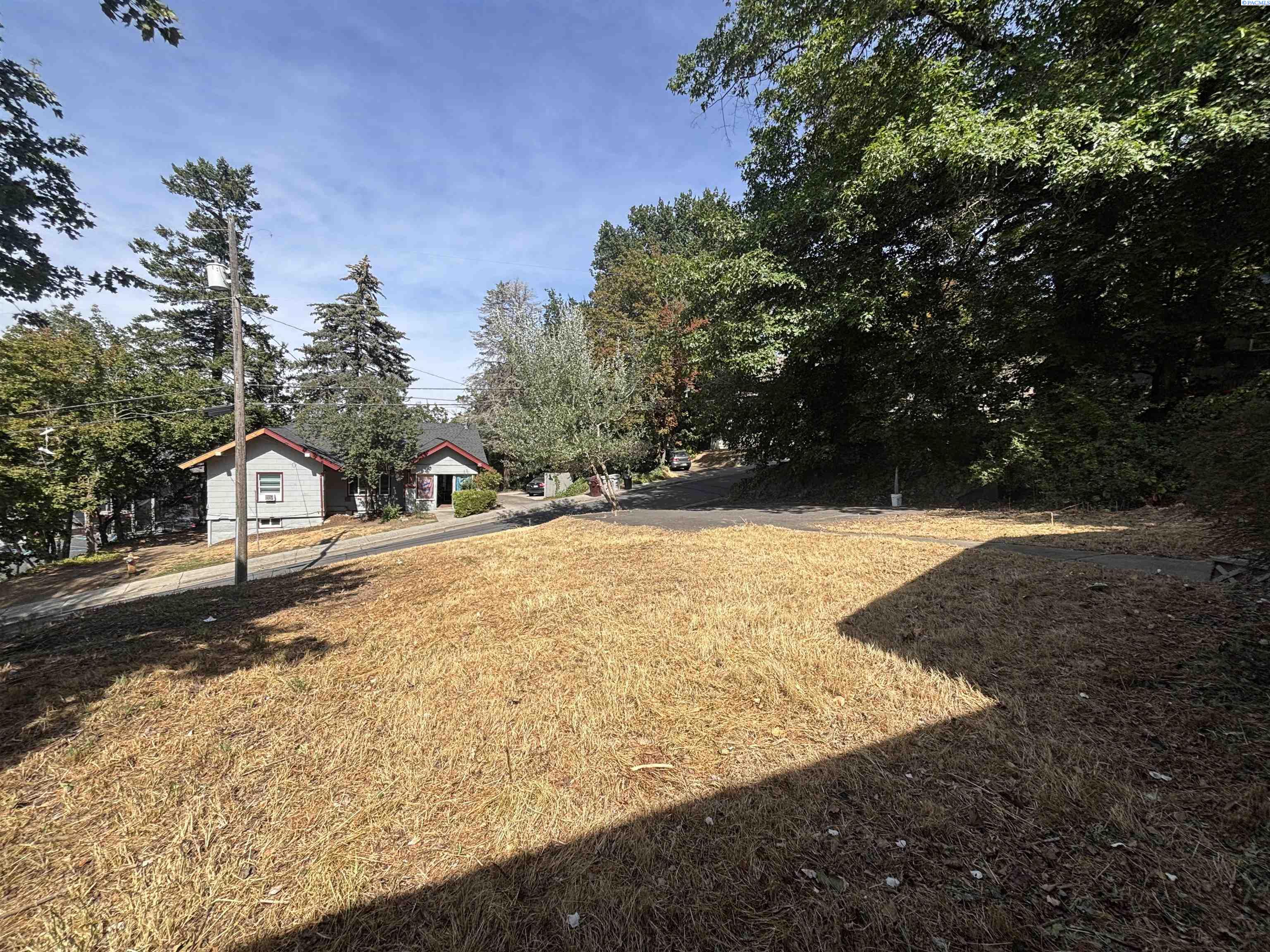 Photo 2 of Single family home for sale at 960 Ne Maple St, Pullman, WA 99163 | MLS# PAC296124 | Listing updated on 2026-09-08