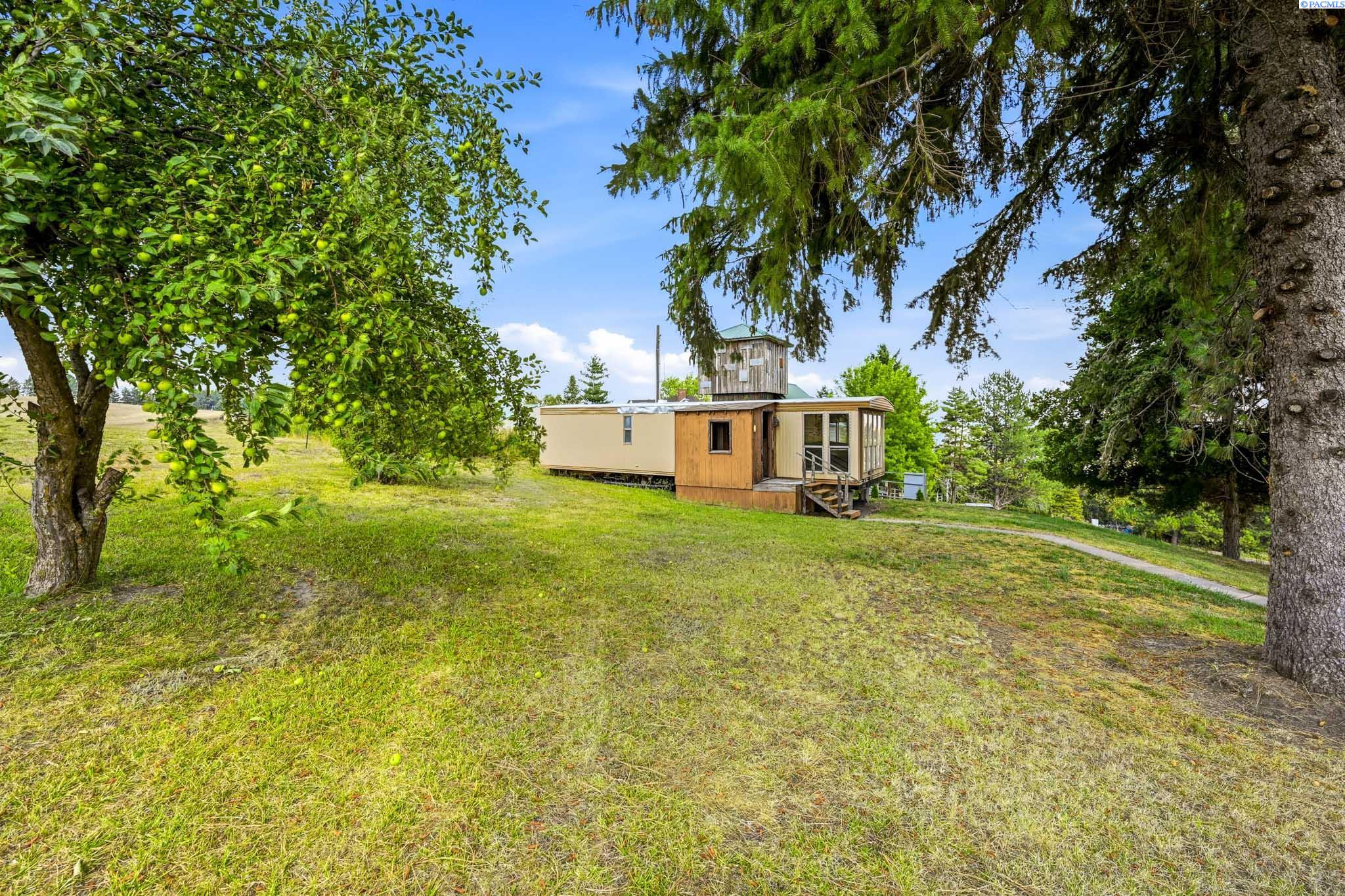 Photo 3 of Manufactured home for sale at 201 S 10th Street, Garfield, WA 99130 | MLS# PAC296158 | Listing updated on 2026-10-24