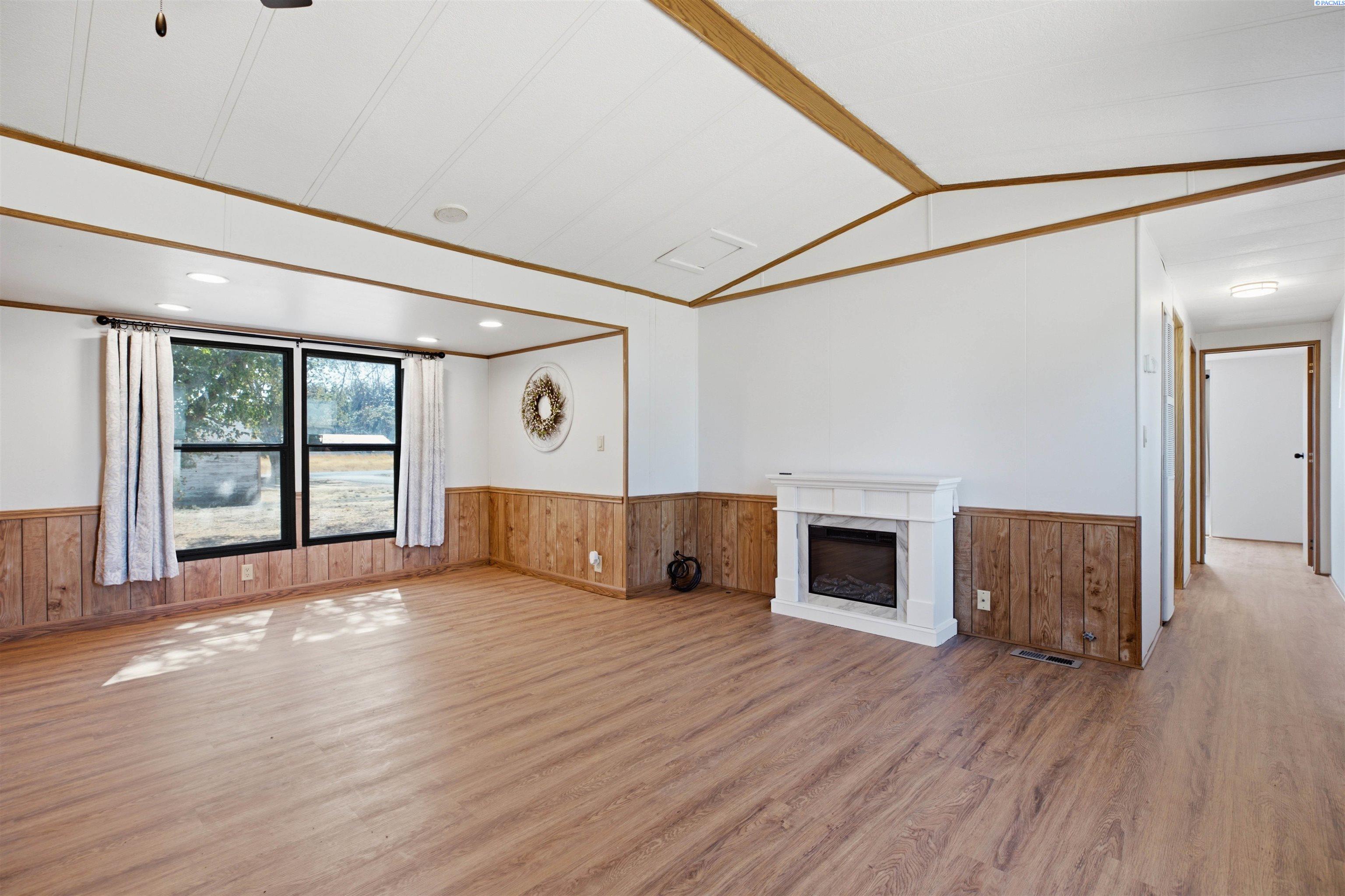 Photo 4 of Manufactured home for sale at 301 N Clark St, Lacrosse, WA 99143 | MLS# PAC296166 | Listing updated on 2026-09-04