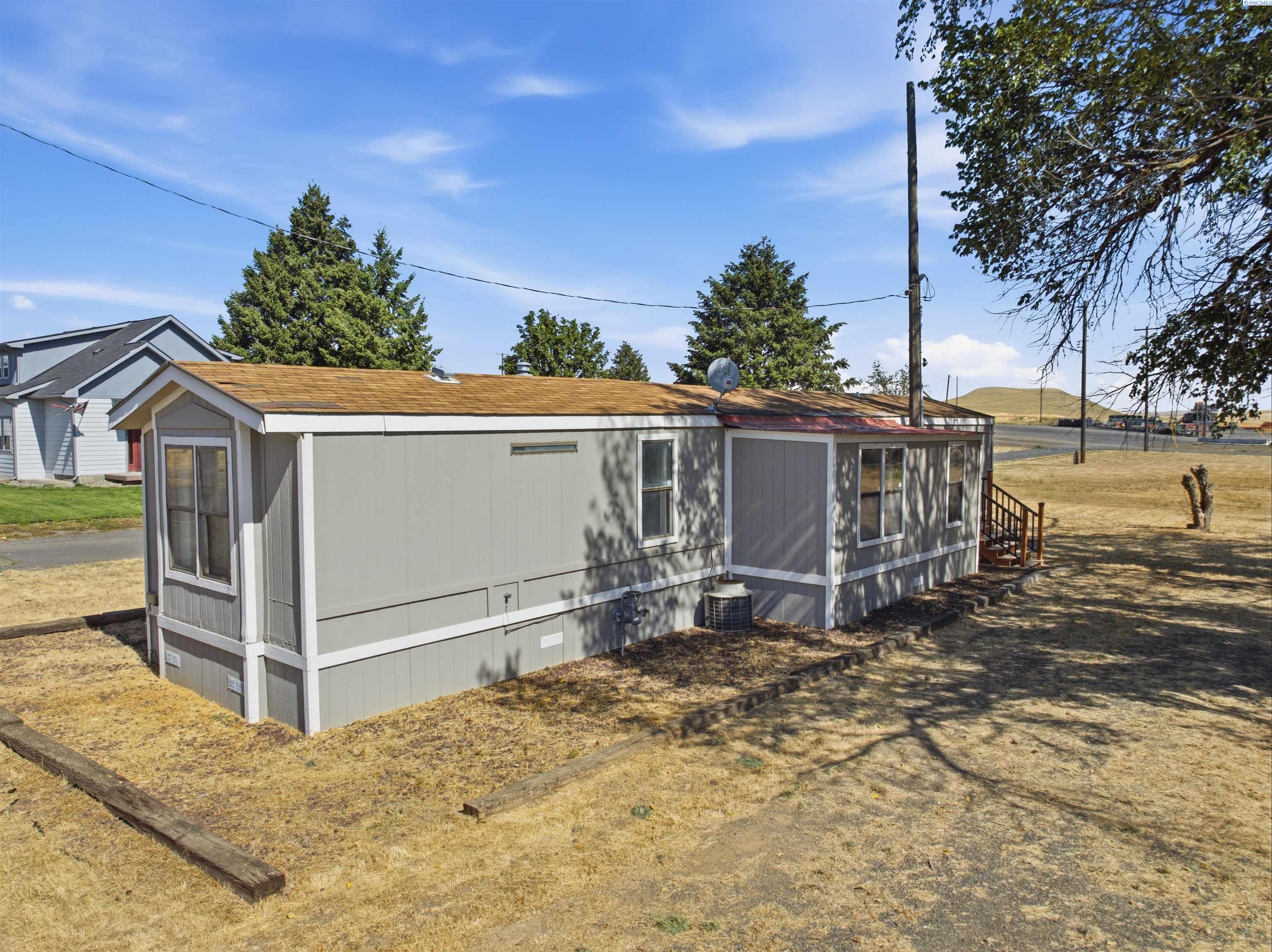 Photo 3 of Manufactured home for sale at 301 N Clark St, Lacrosse, WA 99143 | MLS# PAC296166 | Listing updated on 2026-09-04