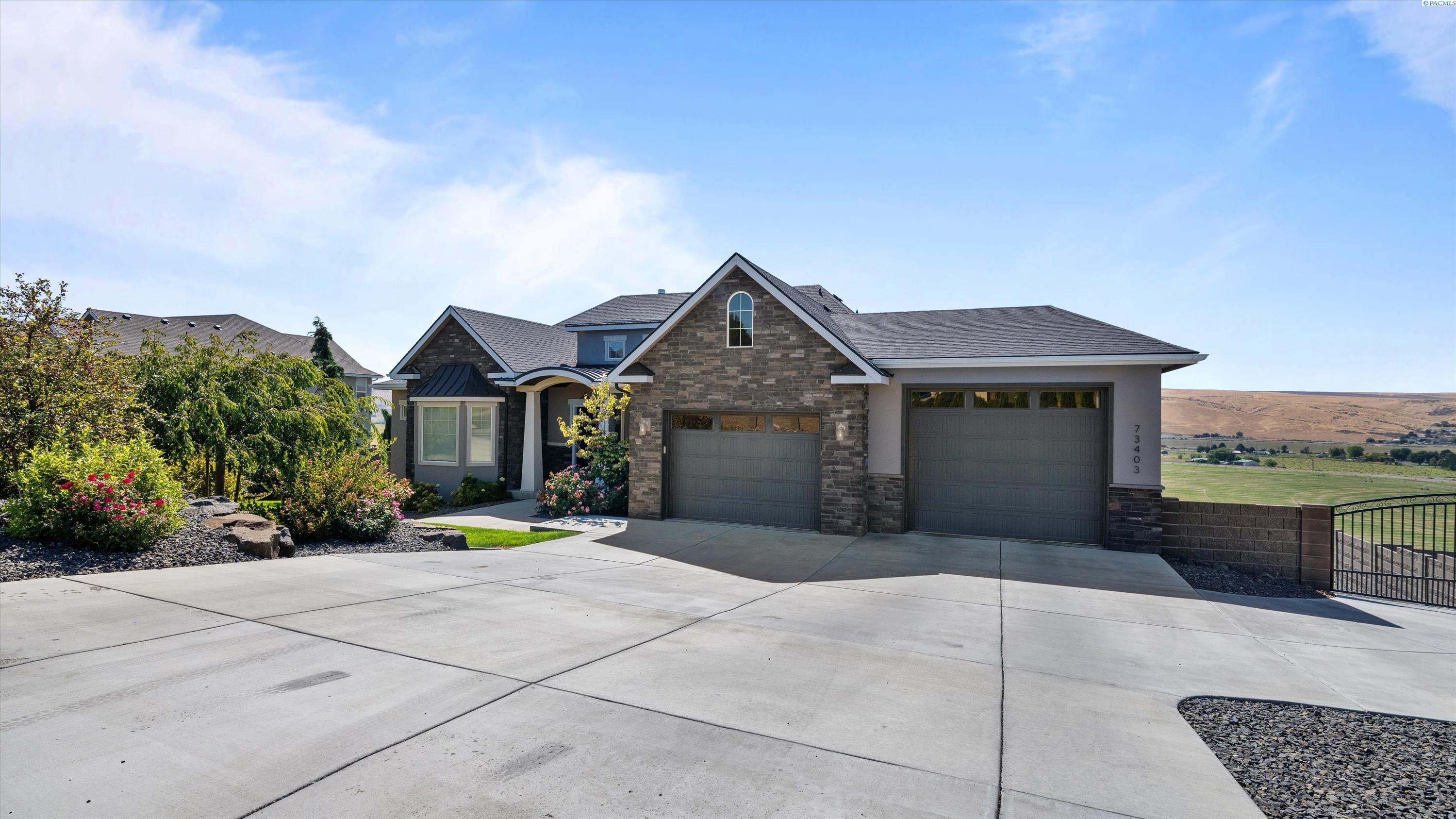 Photo 3 of Single family home for sale at 73403 E Grand Blf Loop, Kennewick, WA 99338 | MLS# PAC296170 | Listing updated on 2026-10-11