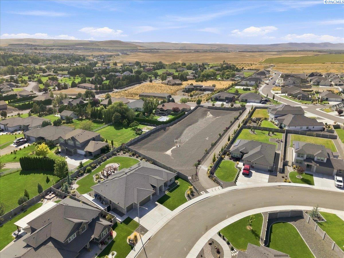 Photo 4 of Single family home for sale at 2480 Maggio Loop, Richland, WA 99352 | MLS# PAC296171 | Listing updated on 2026-10-08