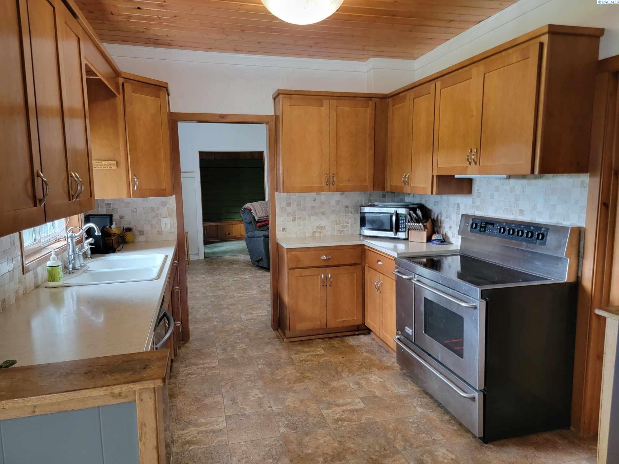 Photo 3 of Single family home for sale at 1971 Grandridge Rd, Grandview, WA 98930 | MLS# PAC296180 | Listing updated on 2026-10-07