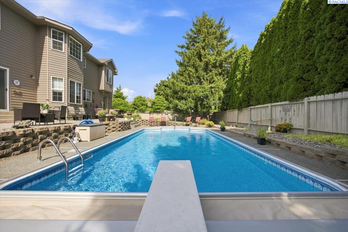 Photo 2 of Single family home for sale at 2927 S Ledbetter Pl, Kennewick, WA 99337 | MLS# PAC296220 | Listing updated on 2026-10-06