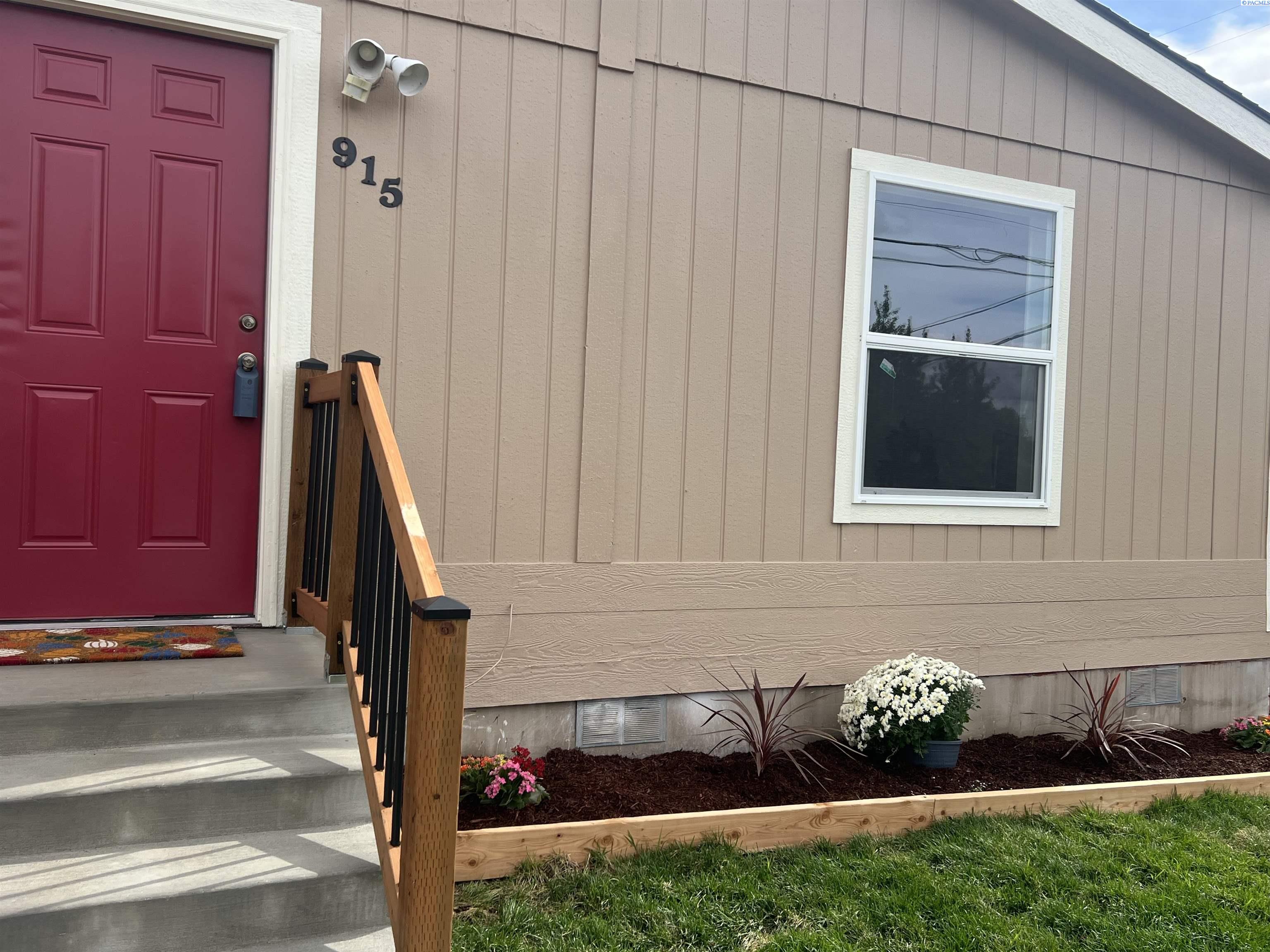 Photo 3 of Manufactured home for sale at 915 S 6th Avenue, Pasco, WA 99301 | MLS# PAC296233 | Listing updated on 2026-10-02