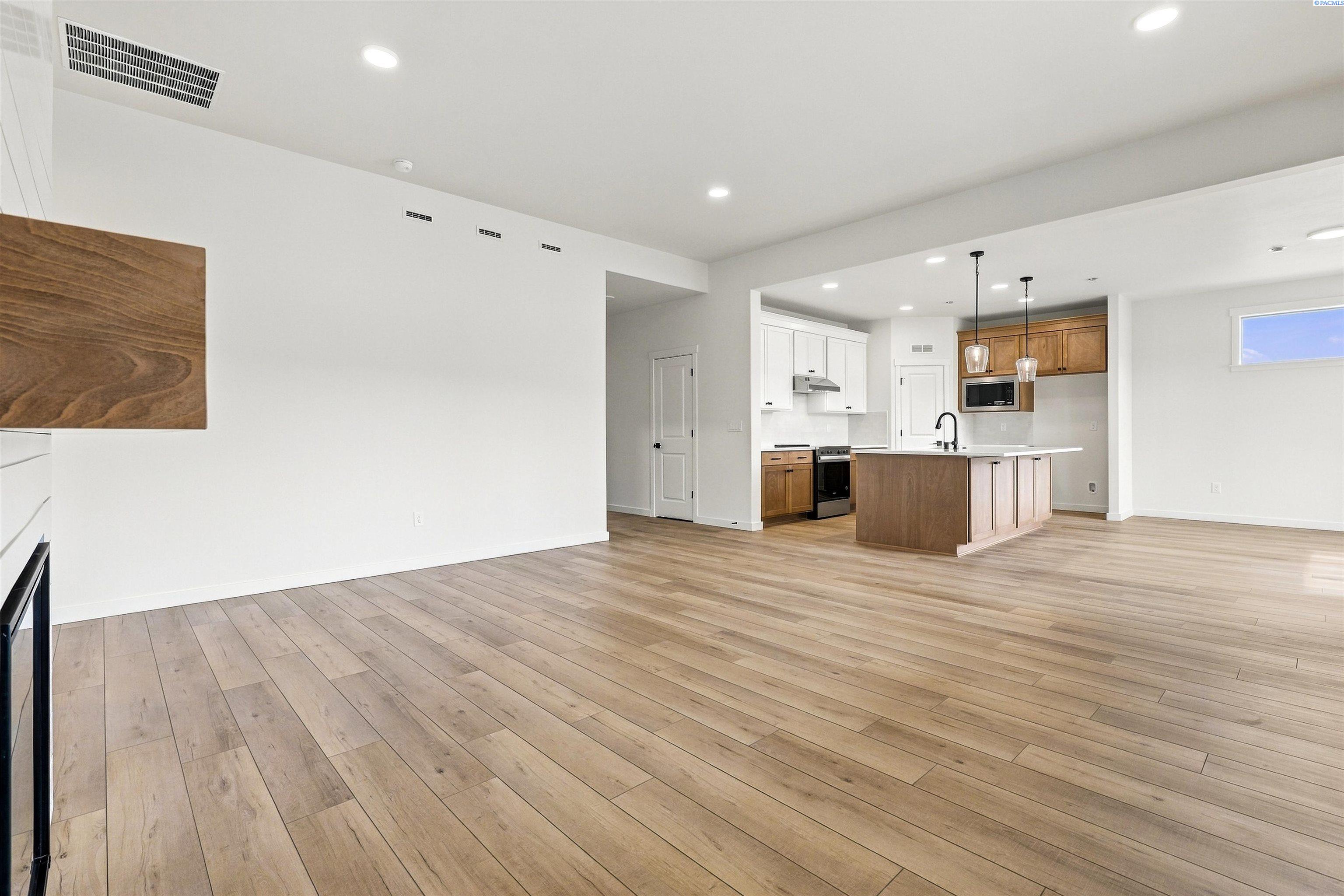 Photo 4 of Single family home for sale at 3731 Scout St, Richland, WA 99352 | MLS# PAC296235 | Listing updated on 2026-10-03
