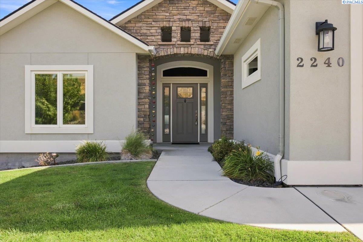 Photo 3 of Single family home for sale at 2240 W 51st Avenue, Kennewick, WA 99337 | MLS# PAC296269 | Listing updated on 2026-09-24