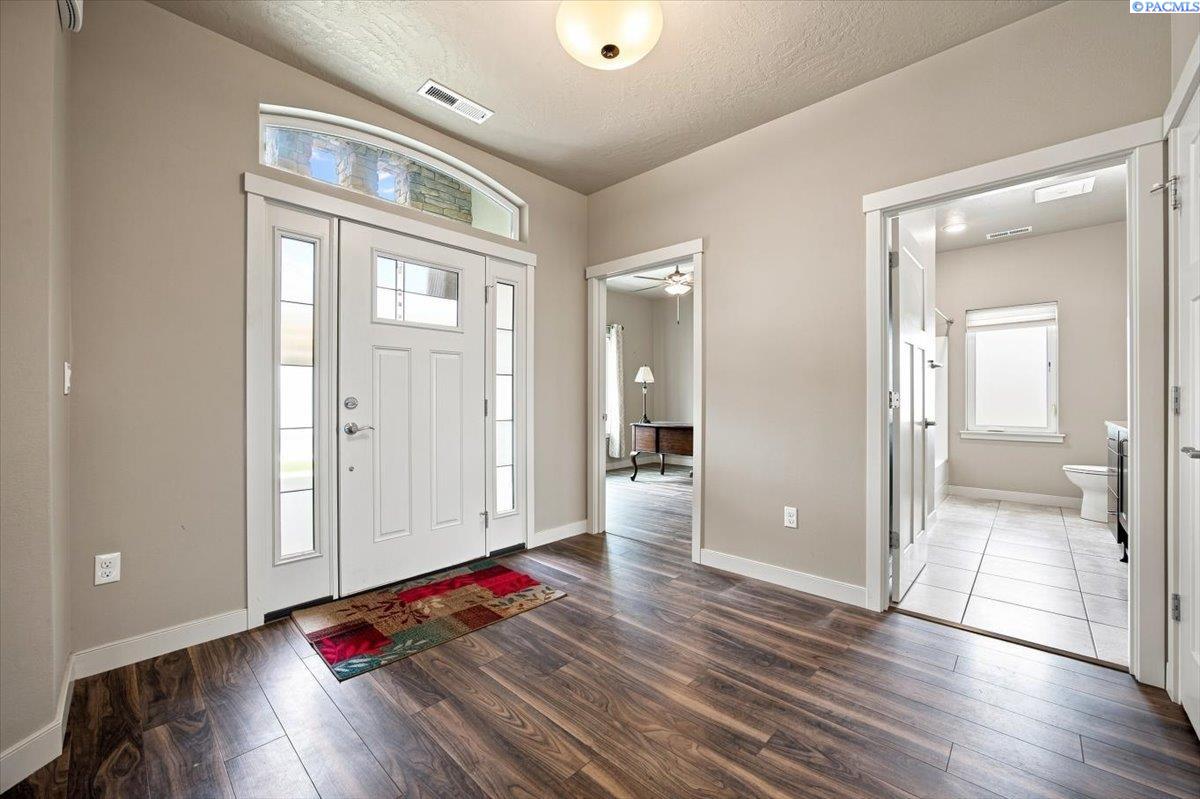 Photo 4 of Single family home for sale at 2240 W 51st Avenue, Kennewick, WA 99337 | MLS# PAC296269 | Listing updated on 2026-09-24