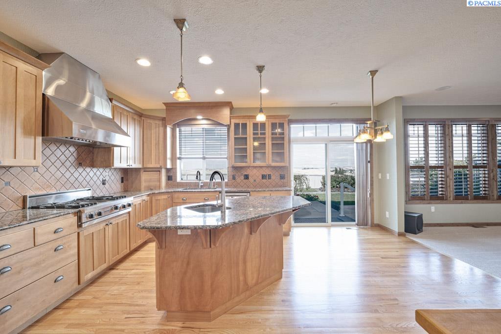 Photo 3 of Single family home for sale at 1720 NW Nicole Ct, Pullman, WA 99163 | MLS# PAC296276 | Listing updated on 2026-09-10