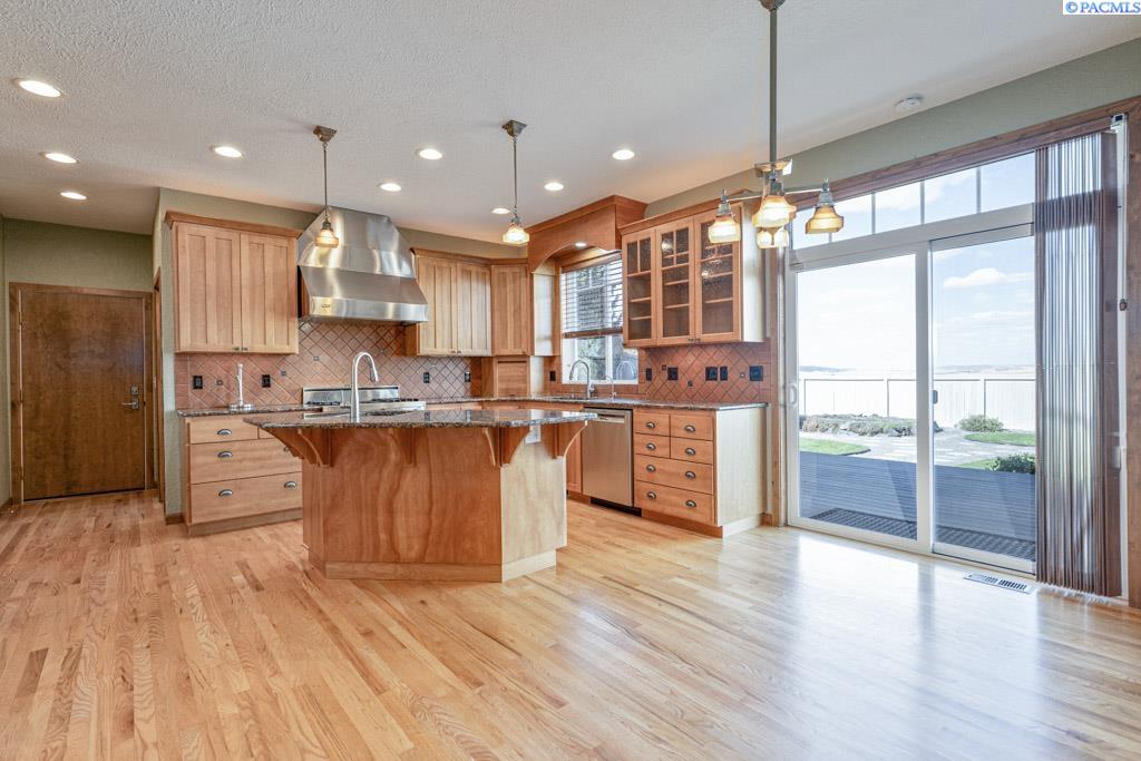Photo 4 of Single family home for sale at 1720 NW Nicole Ct, Pullman, WA 99163 | MLS# PAC296276 | Listing updated on 2026-09-10