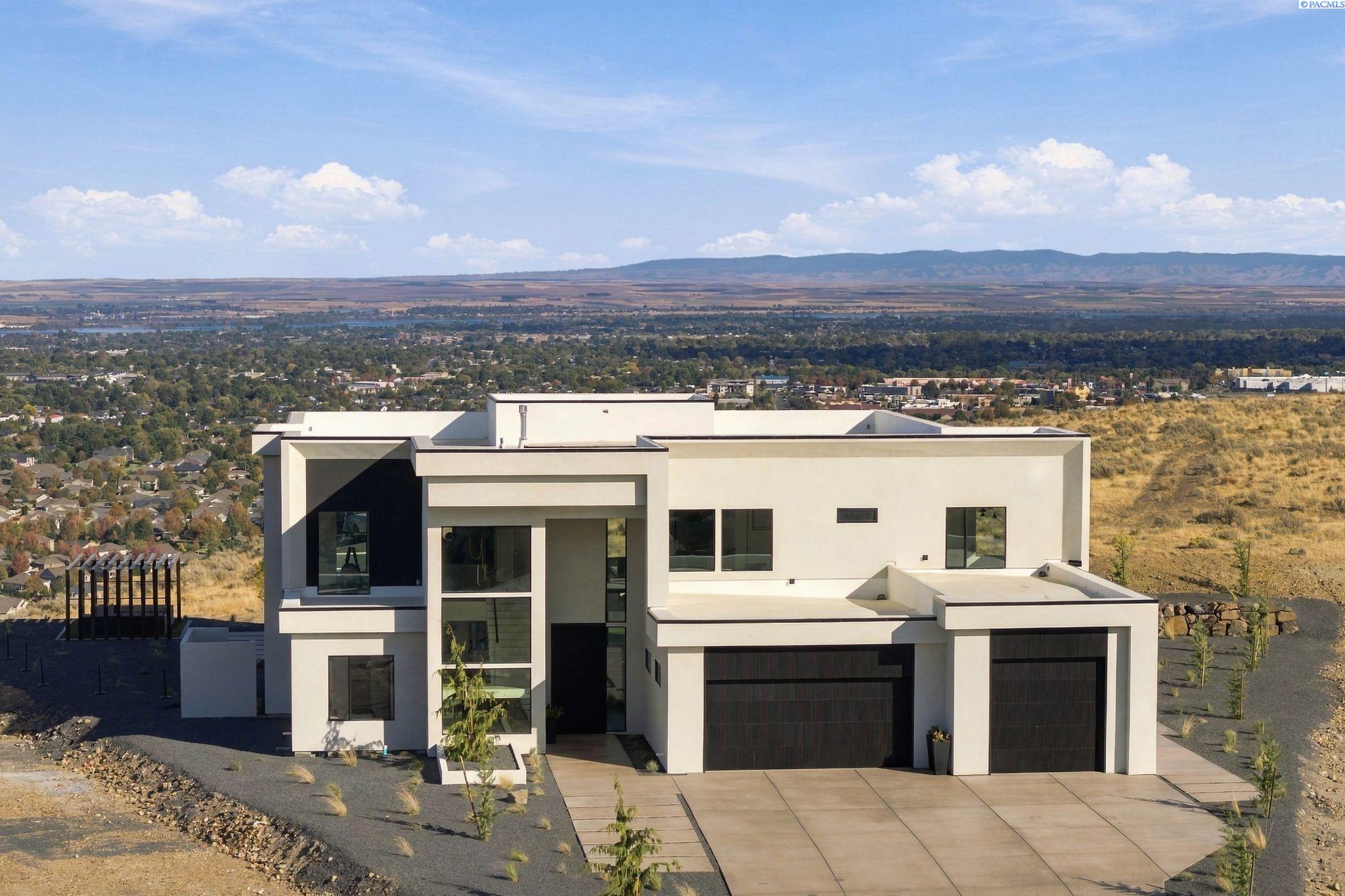 Single family home for sale at 6910 W 22nd Avenue, Kennewick, WA 99338 | MLS# PAC296295
