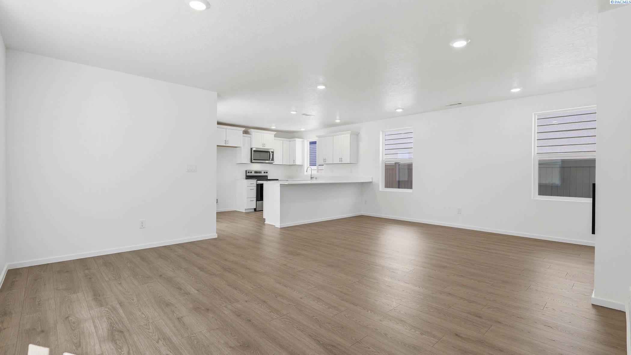 Photo 2 of Single family home for sale at 6524 Polar Dr, Pasco, WA 99301 | MLS# PAC296309 | Listing updated on 2026-10-11