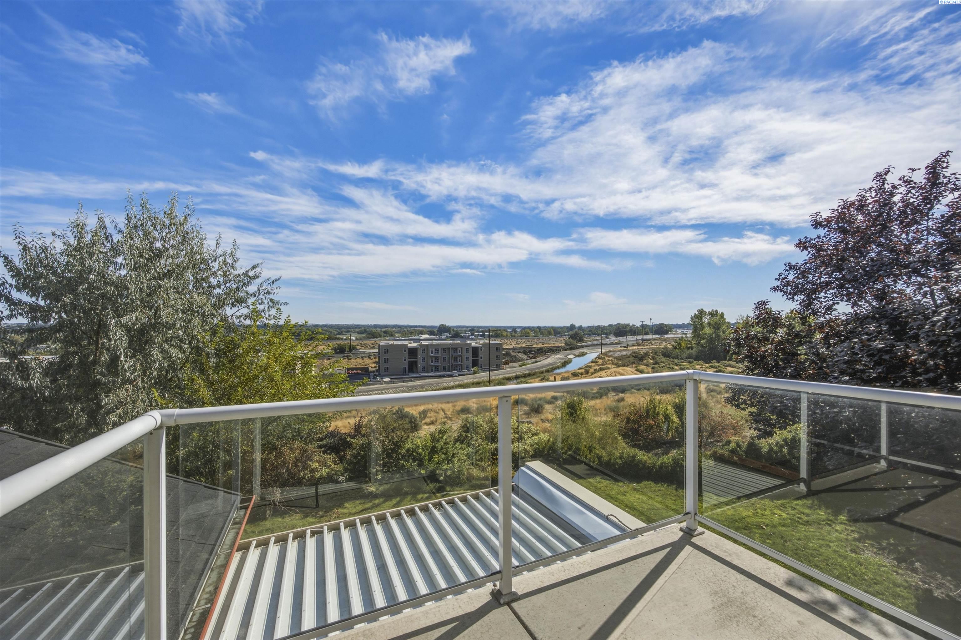 Photo 2 of Single family home for sale at 522 Charbonneau Dr, Richland, WA 99352 | MLS# PAC296314 | Listing updated on 2026-09-24