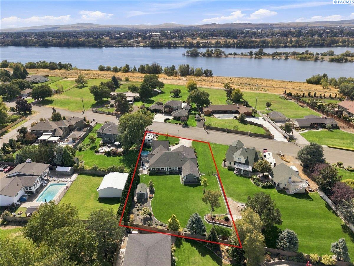 Photo 3 of Single family home for sale at 7807 River Blvd, Pasco, WA 99301 | MLS# PAC296334 | Listing updated on 2026-10-13