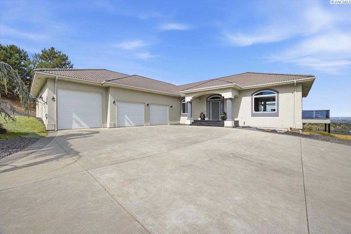 Photo 2 of Single family home for sale at 2716 S Irving St, Kennewick, WA 99338 | MLS# PAC296347 | Listing updated on 2026-09-18