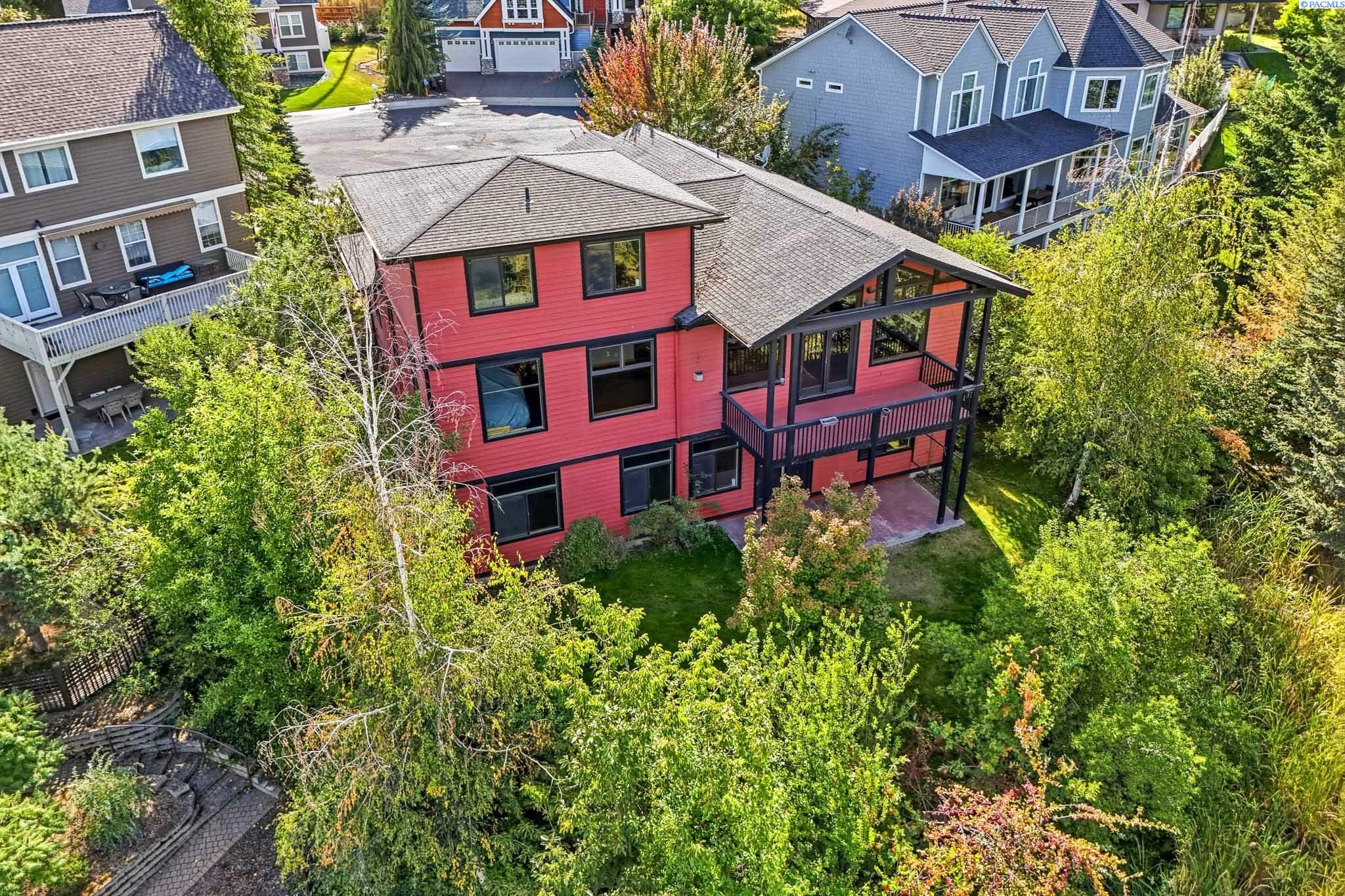 Photo 3 of Single family home for sale at 620 Se Edge Knoll Dr, Pullman, WA 99163 | MLS# PAC296353 | Listing updated on 2026-09-13