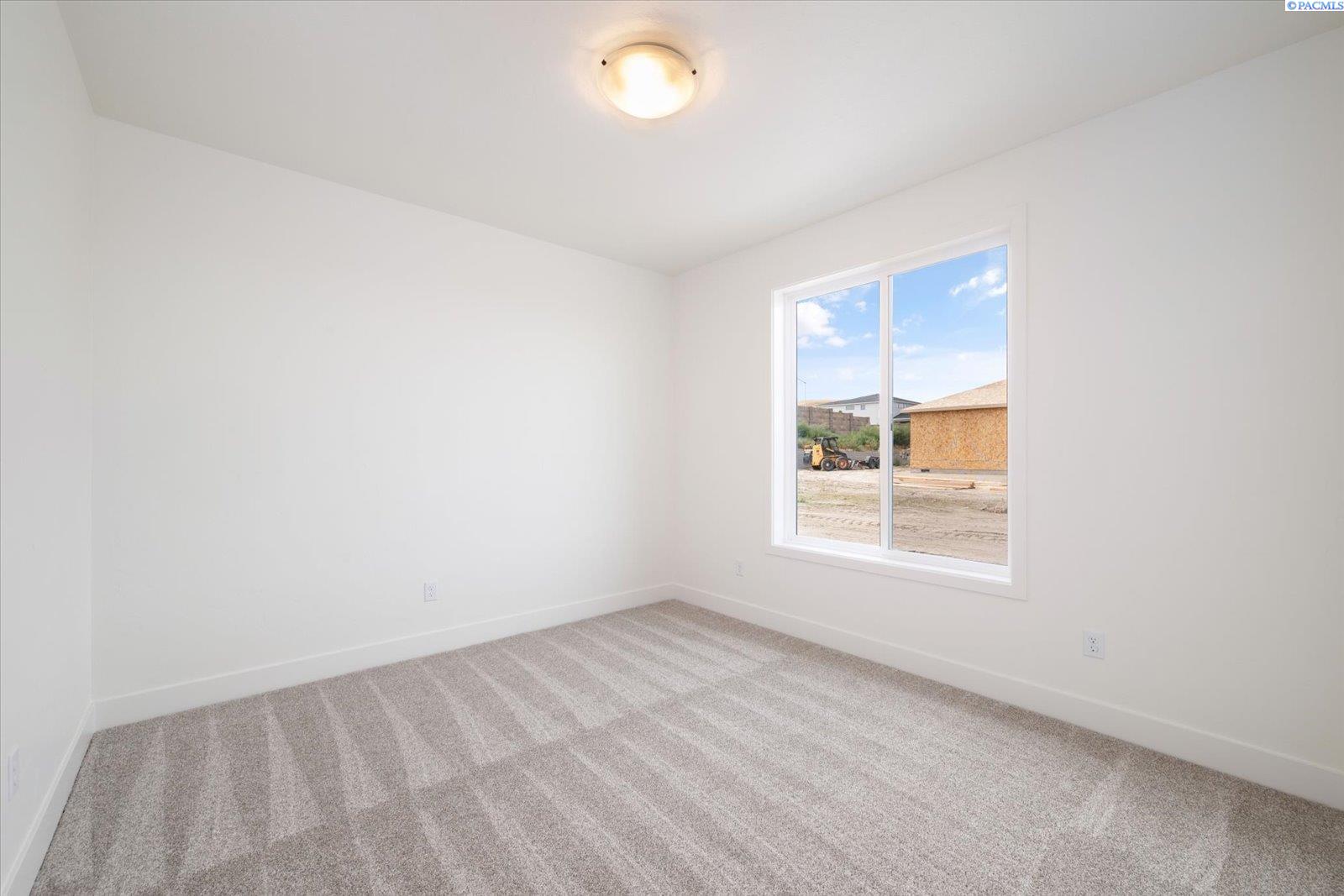 Photo 4 of Single family home for sale at 3411 Nuthatch St, Richland, WA 99352 | MLS# PAC296366 | Listing updated on 2026-09-19