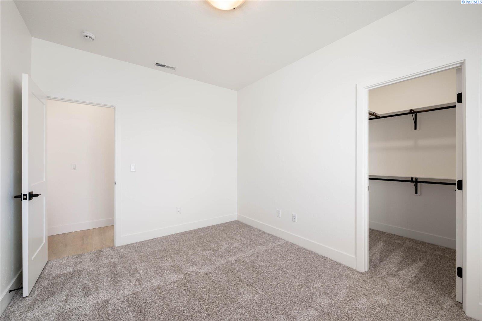 Photo 3 of Single family home for sale at 3411 Nuthatch St, Richland, WA 99352 | MLS# PAC296366 | Listing updated on 2026-09-19