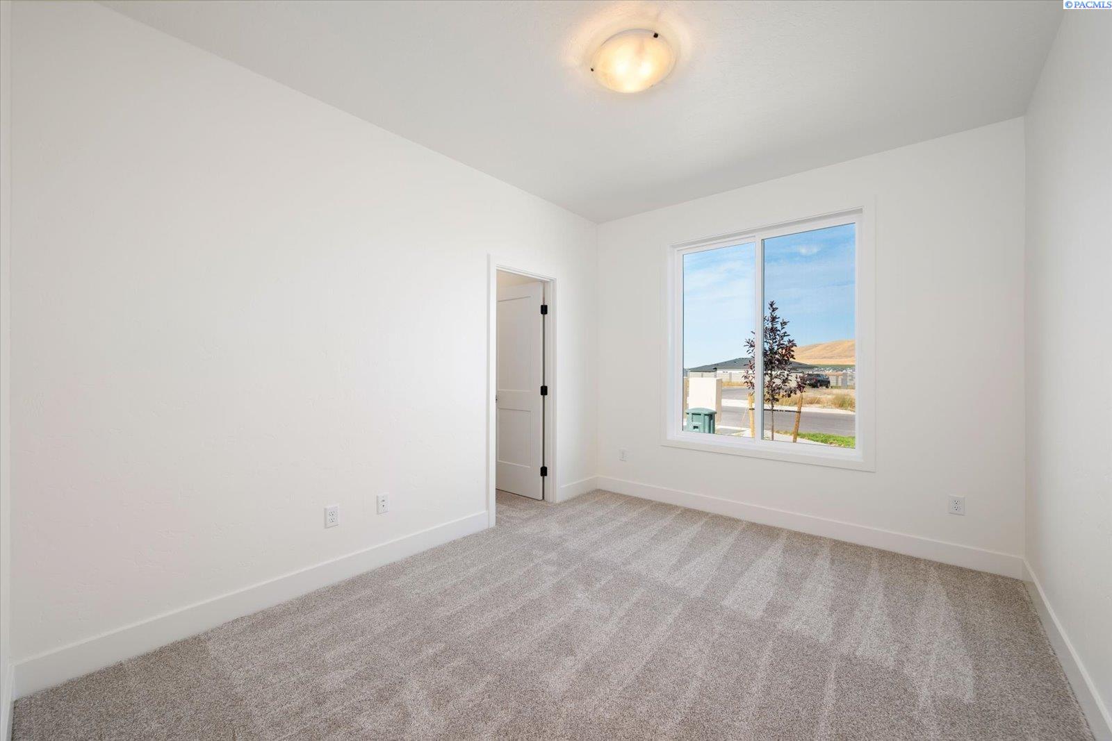 Photo 3 of Single family home for sale at 3411 Nuthatch St, Richland, WA 99352 | MLS# PAC296366 | Listing updated on 2026-09-19