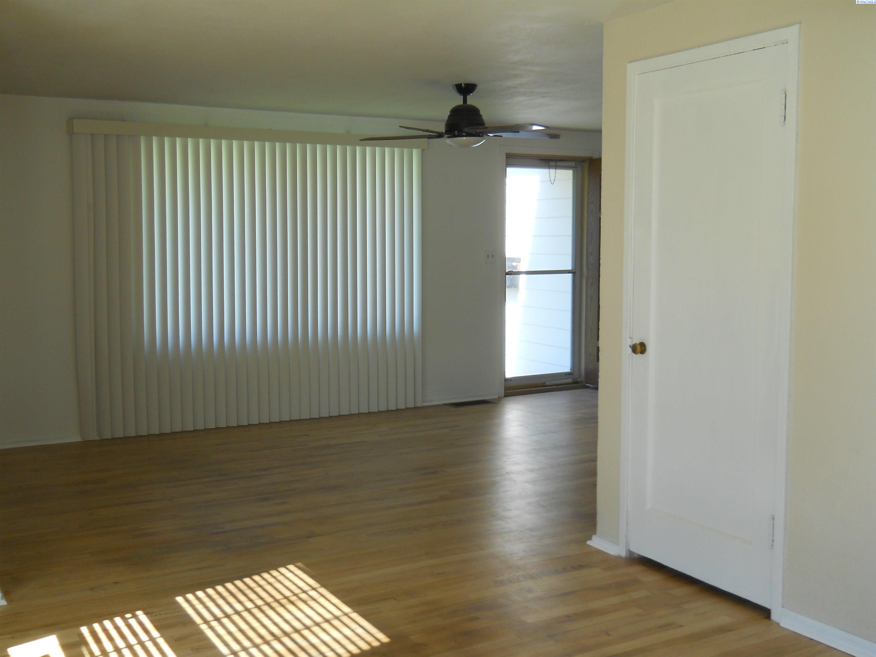 Photo 2 of Single family home for sale at 1310 Heffron St, Sunnyside, WA 98944 | MLS# PAC296401 | Listing updated on 2026-09-15
