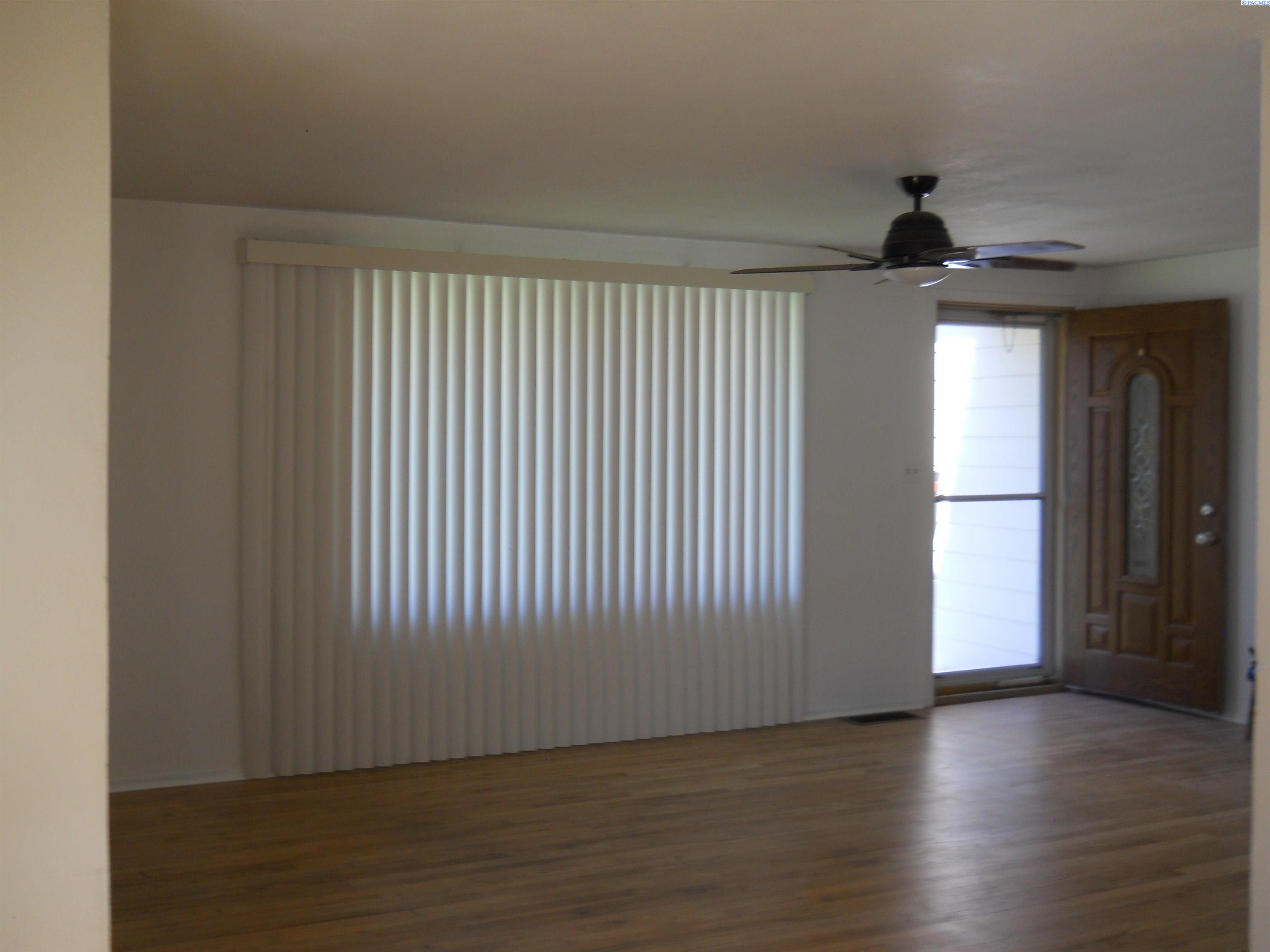 Photo 3 of Single family home for sale at 1310 Heffron St, Sunnyside, WA 98944 | MLS# PAC296401 | Listing updated on 2026-09-15
