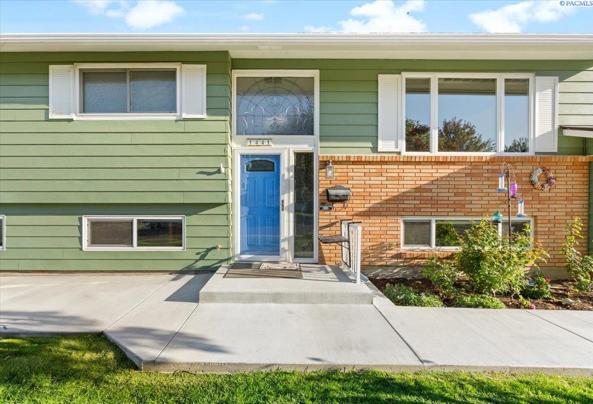 Photo 3 of Single family home for sale at 1441 Arbor St, Richland, WA 99352 | MLS# PAC296422 | Listing updated on 2026-09-22