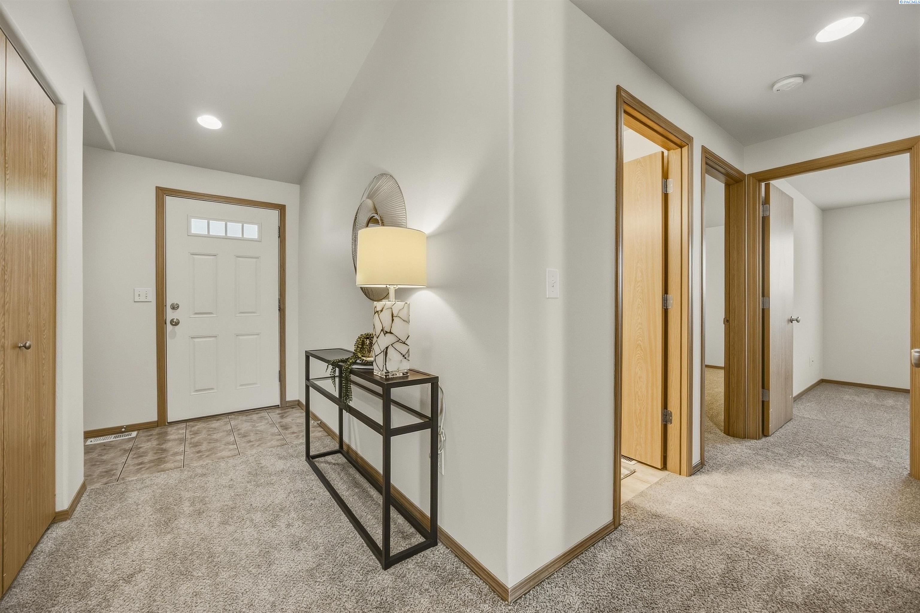 Photo 3 of Single family home for sale at 590 Tanglewood Dr, Richland, WA 99352 | MLS# PAC296423 | Listing updated on 2026-09-26