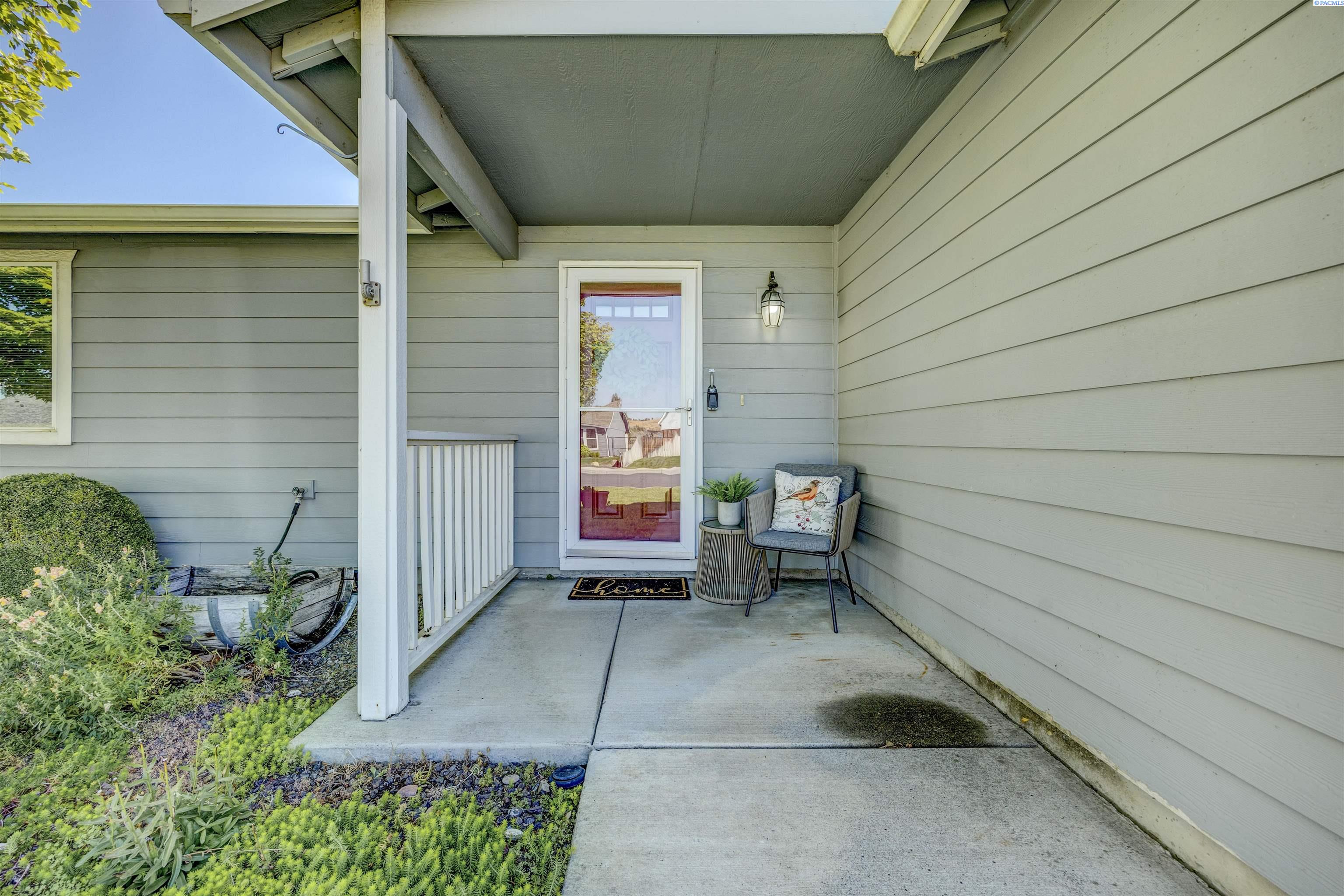 Photo 2 of Single family home for sale at 590 Tanglewood Dr, Richland, WA 99352 | MLS# PAC296423 | Listing updated on 2026-09-26