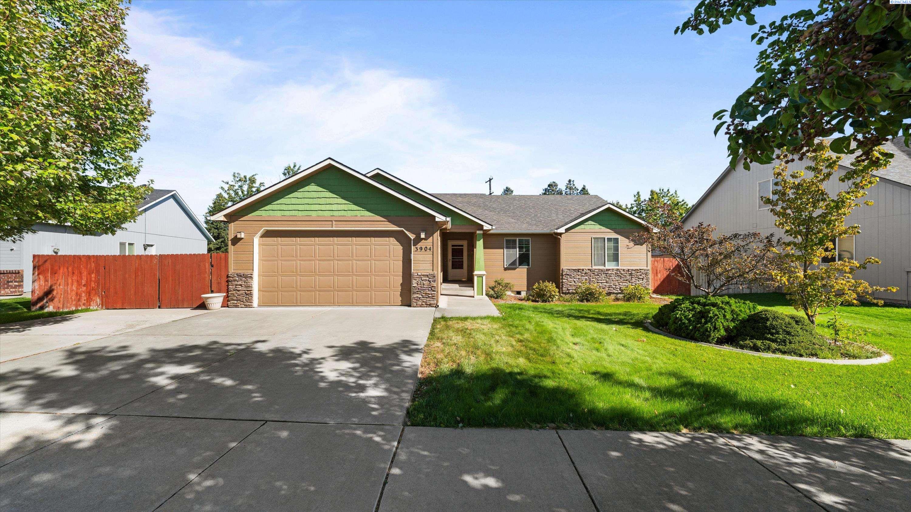 Photo 3 of Single family home for sale at 3904 W 19th Court, Kennewick, WA 99338 | MLS# PAC296443 | Listing updated on 2026-09-19