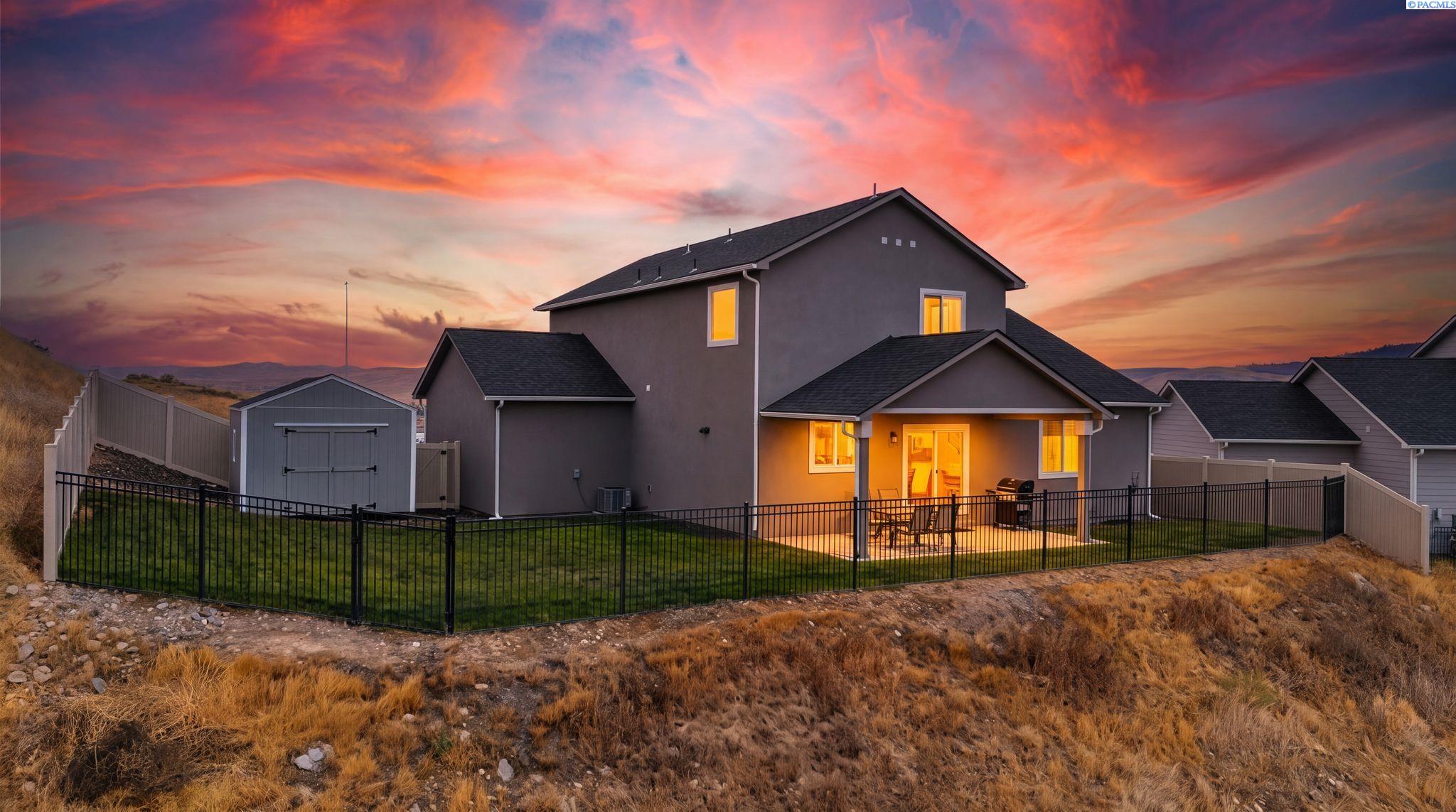 Photo 2 of Single family home for sale at 1560 W Goodlander Rd, Selah, WA 98942 | MLS# PAC296460 | Listing updated on 2026-10-07
