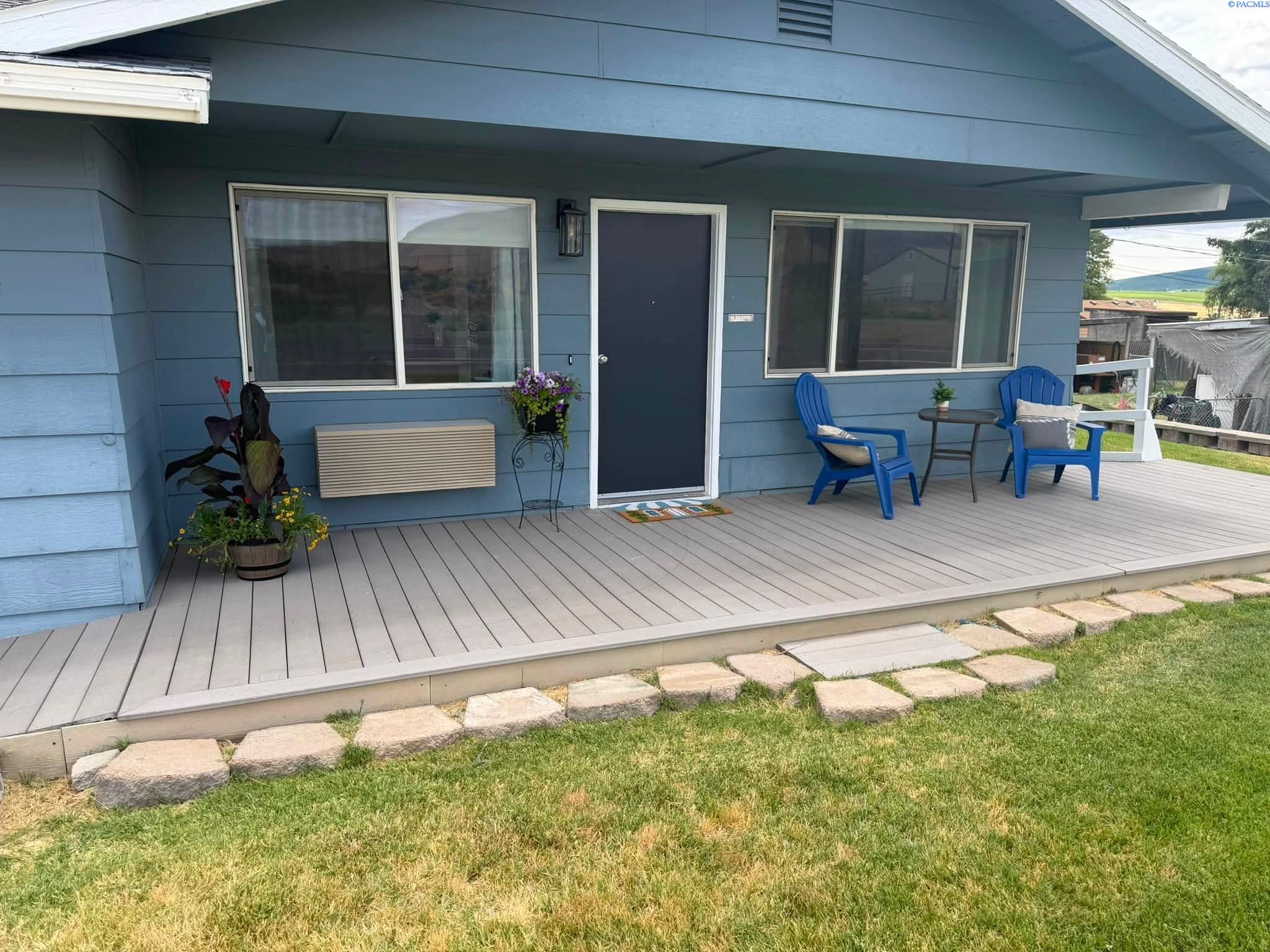 Photo 2 of Single family home for sale at 1114 Horne Dr, Benton City, WA 99320 | MLS# PAC296478 | Listing updated on 2026-09-19