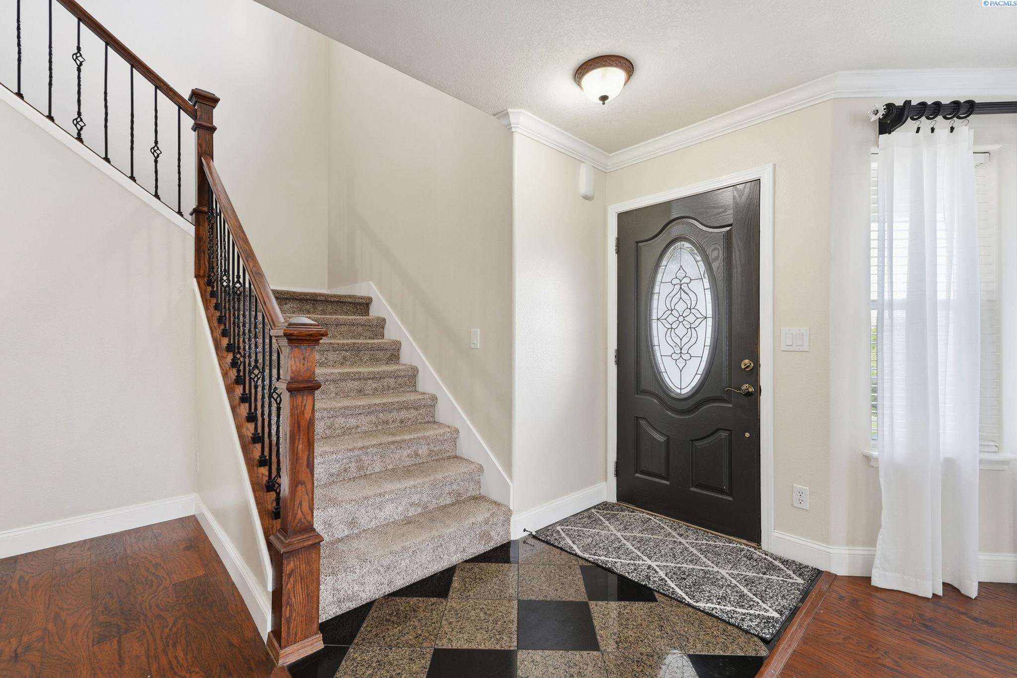 Photo 3 of Single family home for sale at 813 N Douglas Ct, Pasco, WA 99301 | MLS# PAC296484 | Listing updated on 2026-09-17
