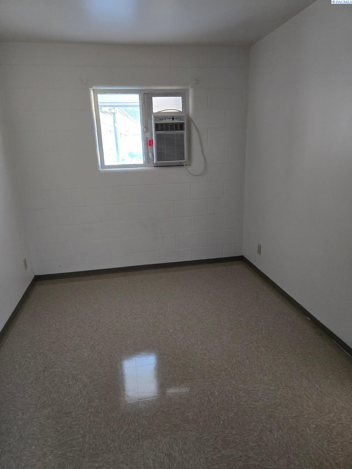 Photo 3 of Sale Pending at 301 E Edison Ave, Sunnyside, WA 98944 | MLS# PAC296485 | Listing updated on 2026-10-10