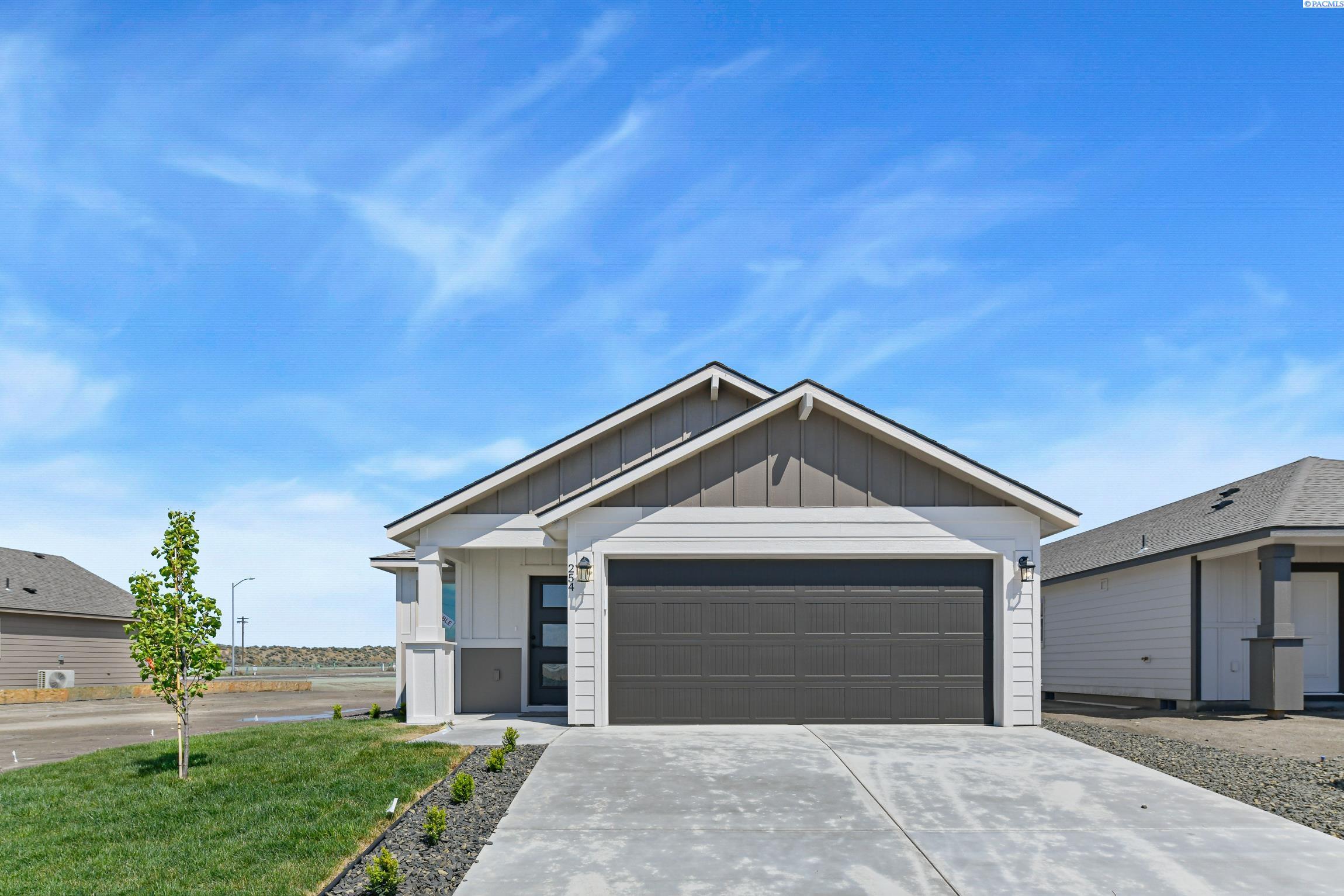 Photo 1 of Single family home for sale at 254 N Dewberry Pl, Kennewick, WA 99336 | MLS# PAC296495 | Listing updated on 2026-09-22