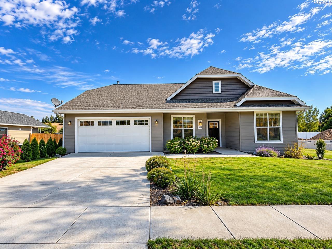 Single family home for sale at 505 Prairie Ave, Uniontown, WA 99179 | MLS# PAC296508