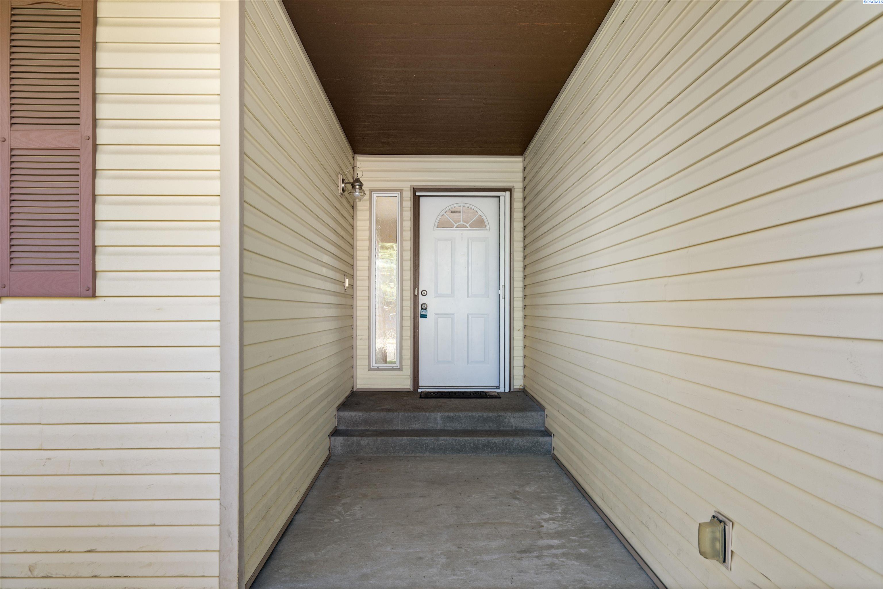 Photo 2 of Single family home for sale at 4011 Hayden Ln, Pasco, WA 99301 | MLS# PAC296527 | Listing updated on 2026-09-18