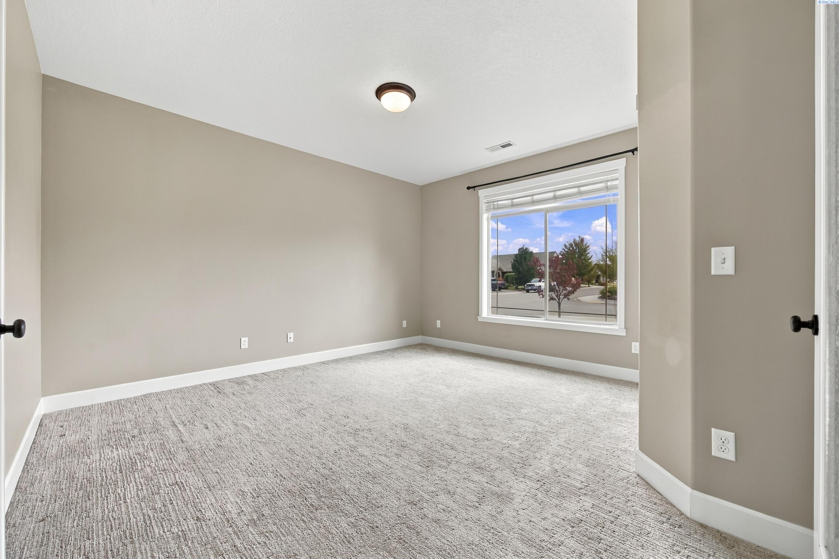 Photo 4 of Single family home for sale at 2800 Copperbutte St, Richland, WA 99354 | MLS# PAC296533 | Listing updated on 2026-10-07