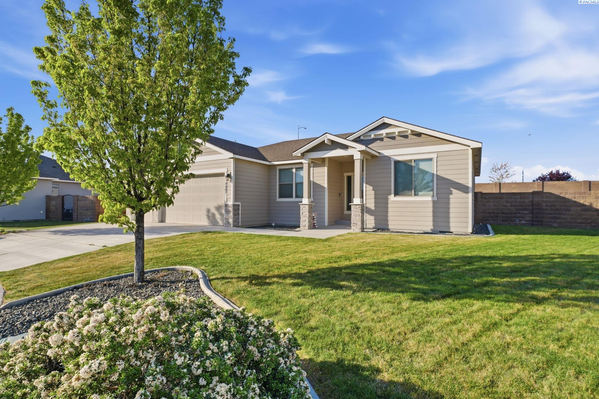 Photo 2 of Single family home for sale at 7207 Courtney Ct, Pasco, WA 99301 | MLS# PAC296549 | Listing updated on 2026-10-02