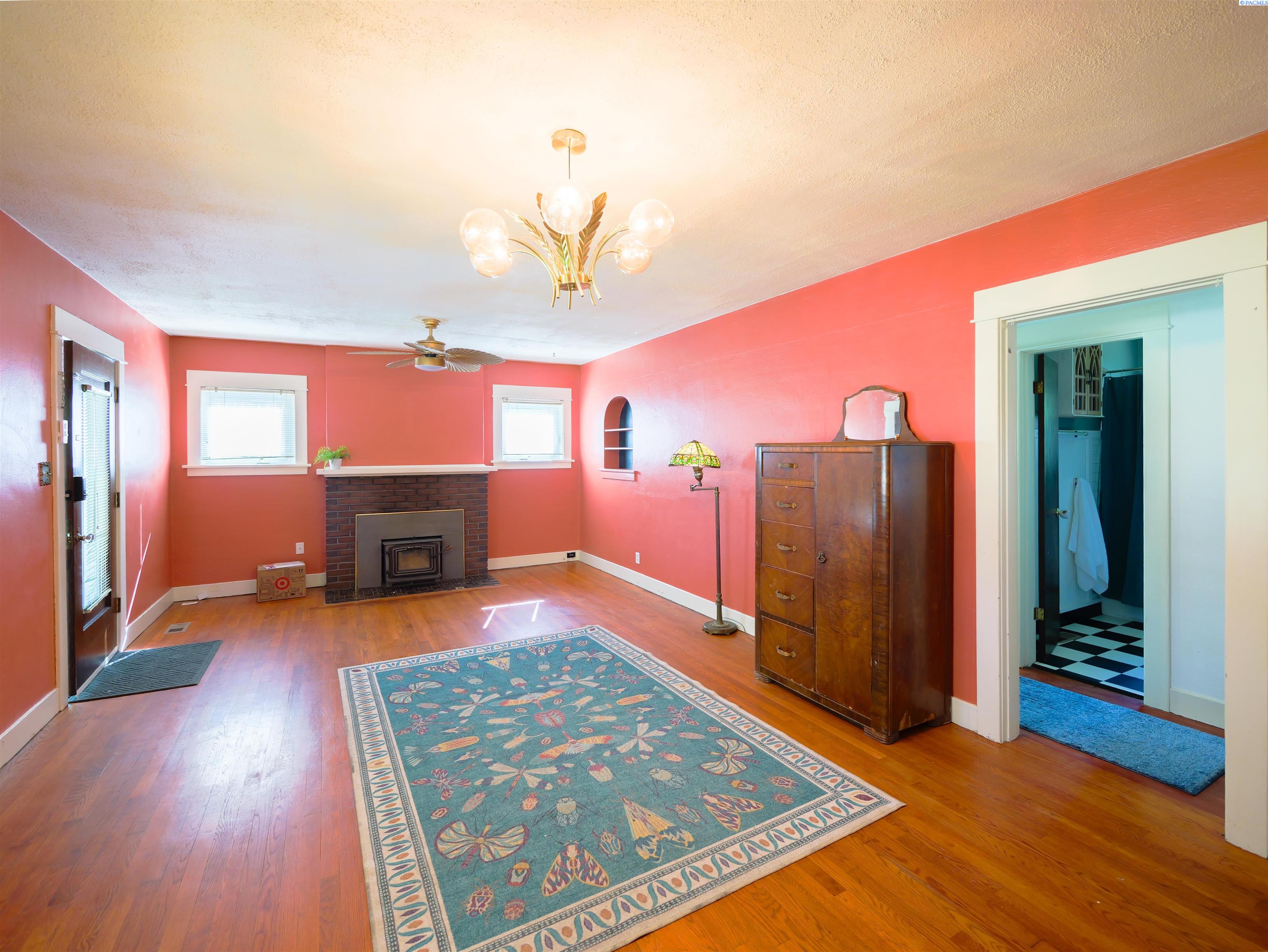 Photo 2 of Single family home for sale at 525 Se Side, Pullman, WA 99163 | MLS# PAC296566 | Listing updated on 2026-09-29