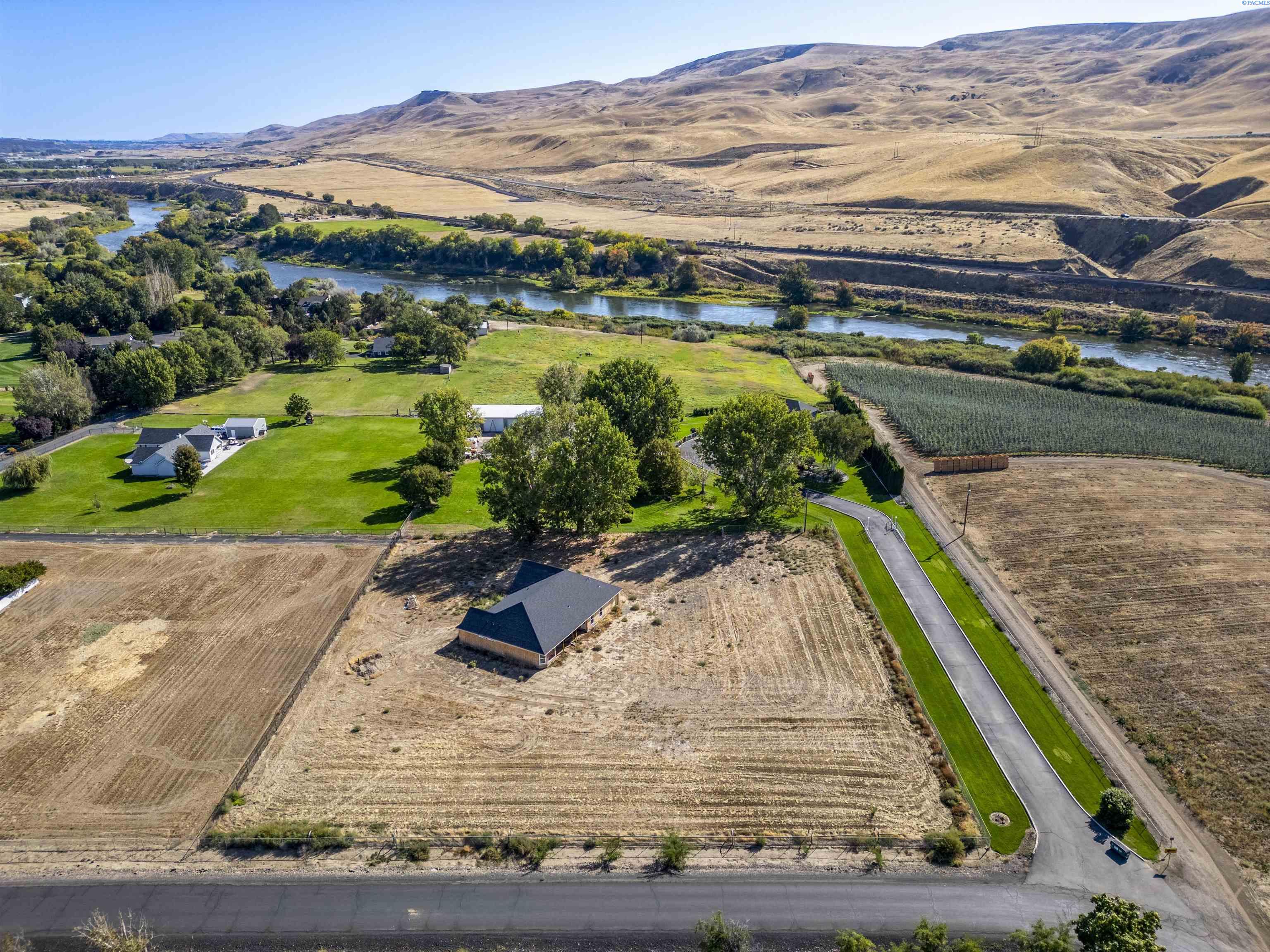 Photo 4 of Single family home for sale at 90404 W Hess Rd, Prosser, WA 99350 | MLS# PAC296576 | Listing updated on 2026-09-22