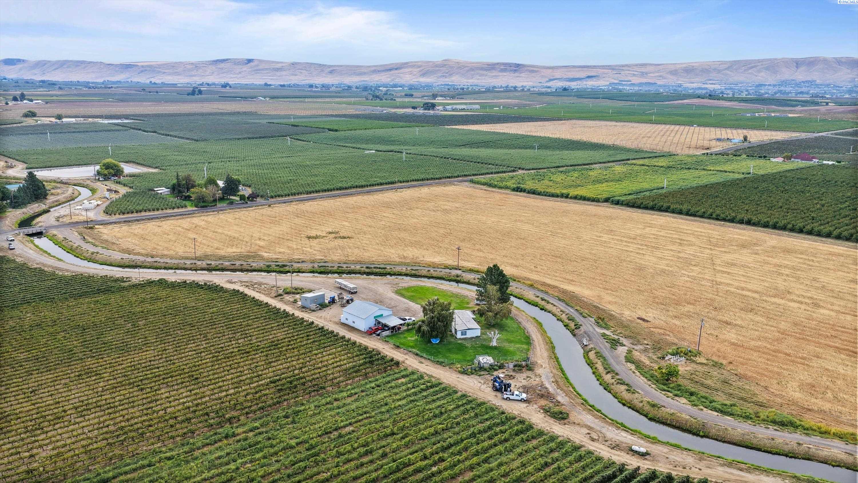 Photo 3 of Manufactured home for sale at 46608 N Gap Rd, Prosser, WA 99350 | MLS# PAC296584 | Listing updated on 2026-10-10