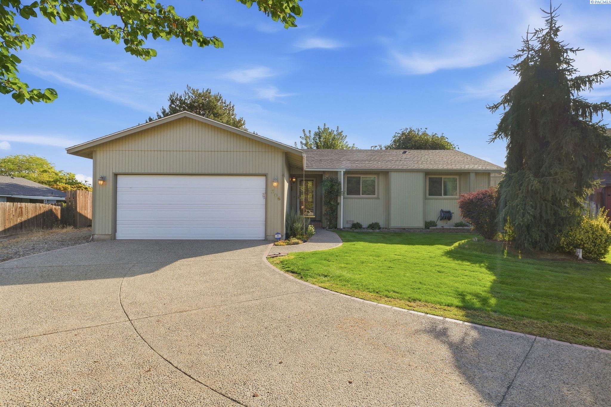 Photo 2 of Single family home for sale at 306 N Montana Ct, Kennewick, WA 99336 | MLS# PAC296592 | Listing updated on 2026-09-30