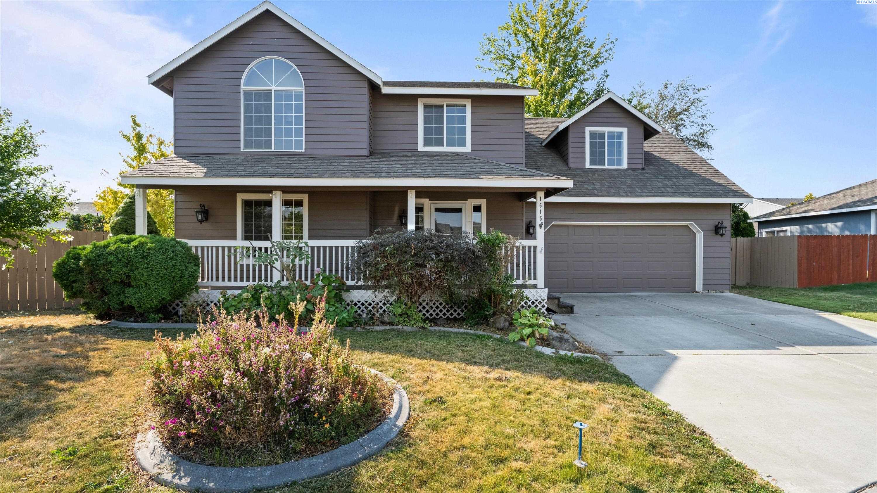 Photo 2 of Single family home for sale at 1615 W 24th Place, Kennewick, WA 99337 | MLS# PAC296648 | Listing updated on 2026-10-09