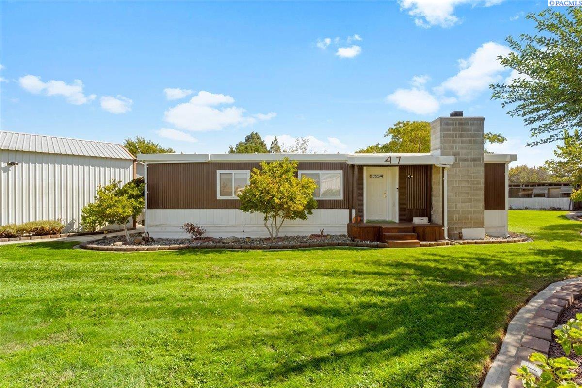 Photo 3 of Manufactured home for sale at 47 Robin Rd, Burbank, WA 99323 | MLS# PAC296651 | Listing updated on 2026-09-22
