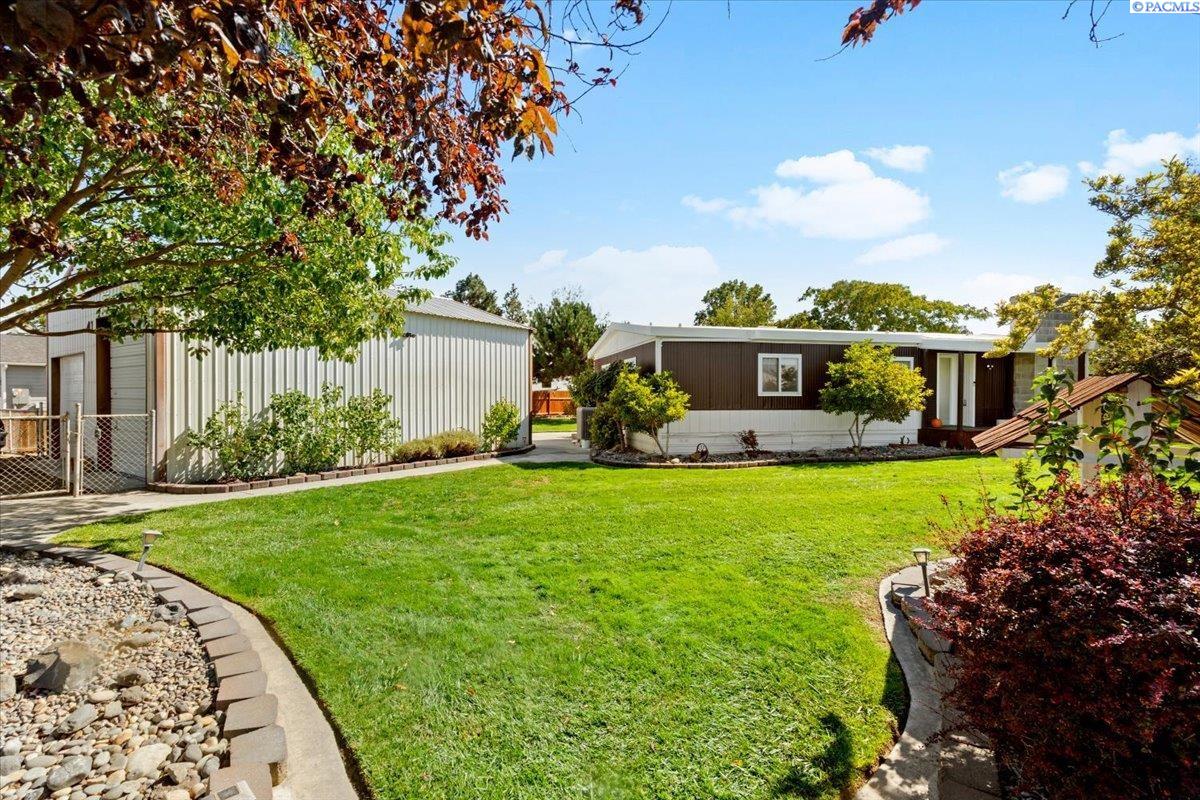 Photo 1 of Manufactured home for sale at 47 Robin Rd, Burbank, WA 99323 | MLS# PAC296651 | Listing updated on 2026-09-22
