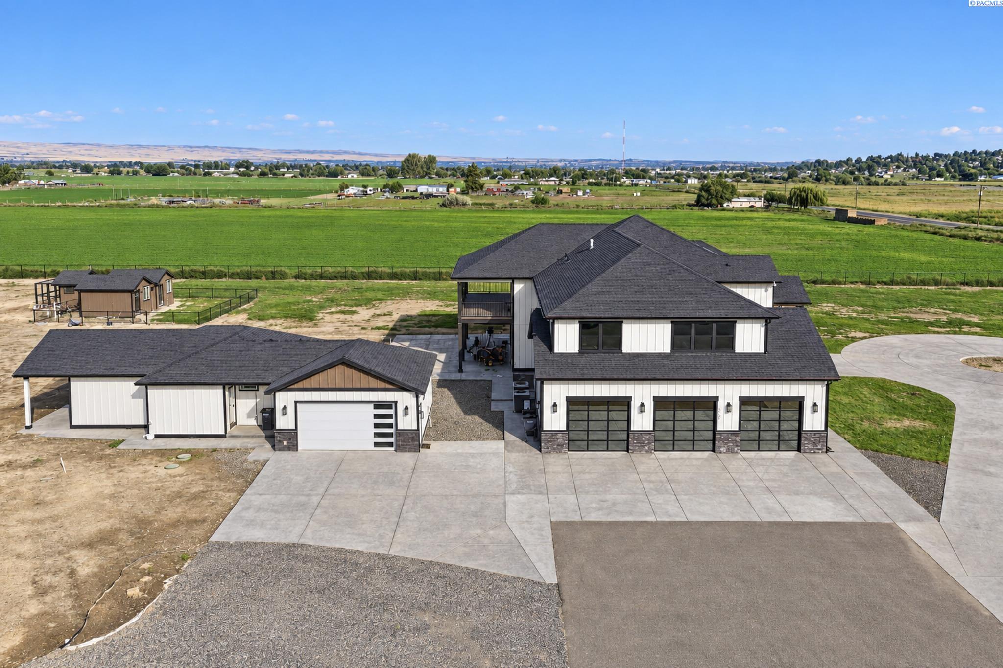 Photo 3 of Single family home for sale at 2261 Outlook Rd, Outlook, WA 98938 | MLS# PAC296653 | Listing updated on 2026-09-22