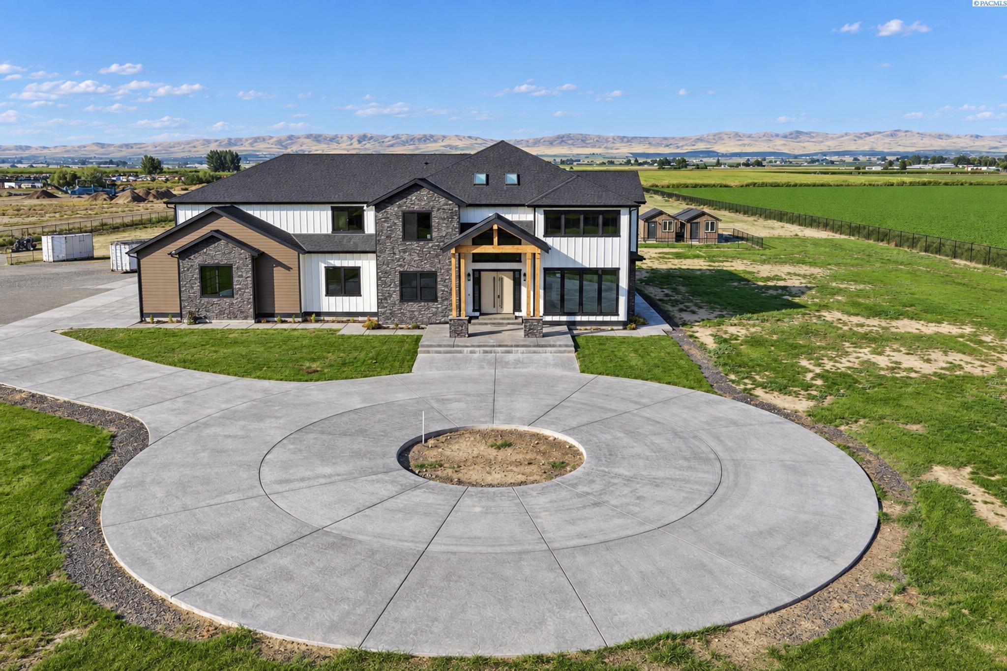 Photo 1 of Mansion for sale at 2261 Outlook Rd, Outlook, WA 98938 | MLS# PAC296653 | Listing updated on 2026-09-22