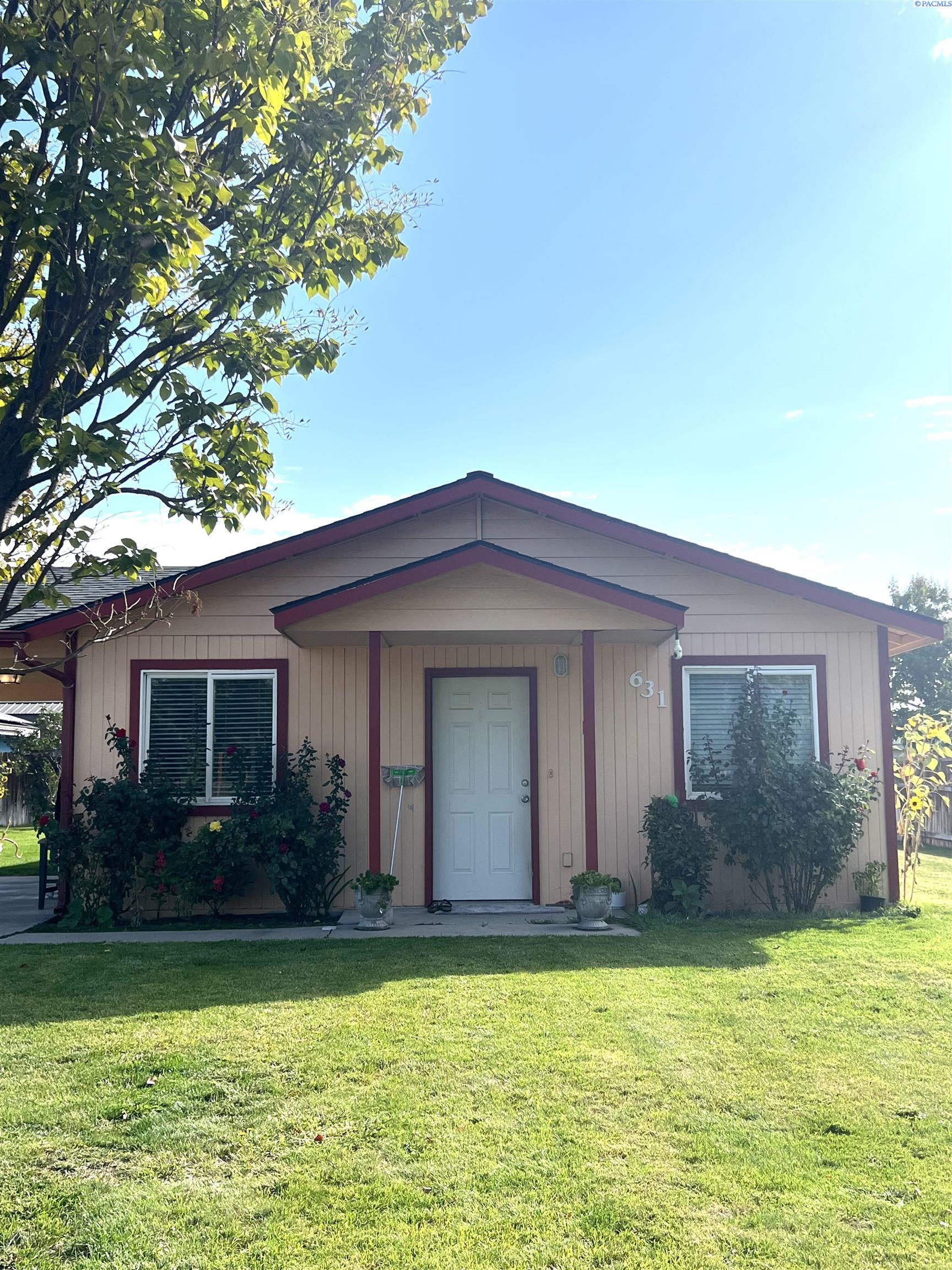 Photo 2 of Single family home for sale at 631 N Elm, Pasco, WA 99301 | MLS# PAC296655 | Listing updated on 2026-09-29