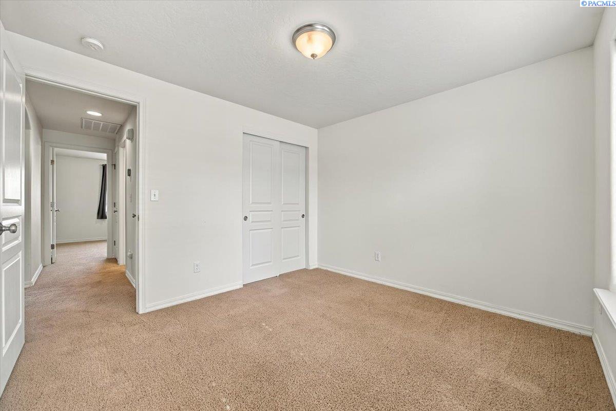 Photo 4 of Single family home for sale at 5202 Spirea Dr, West Richland, WA 99353 | MLS# PAC296691 | Listing updated on 2026-10-13